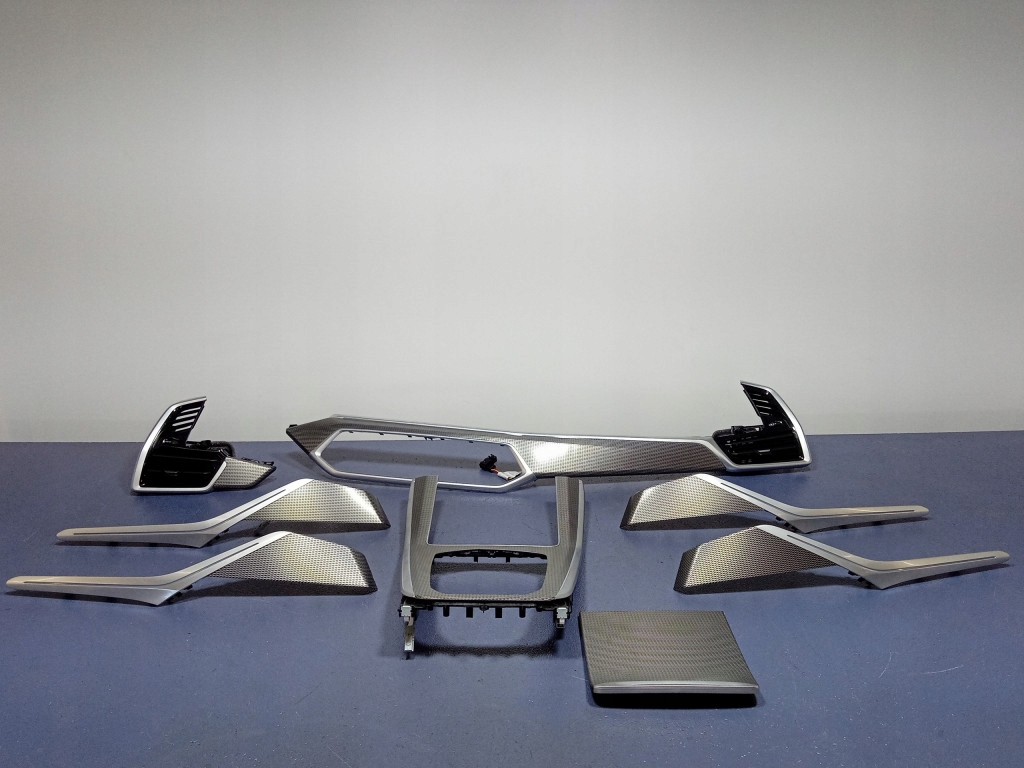 BMW X5 G05 G06 LISTWY DEKORY DESKI ALU TETRAGON LED KPL EU