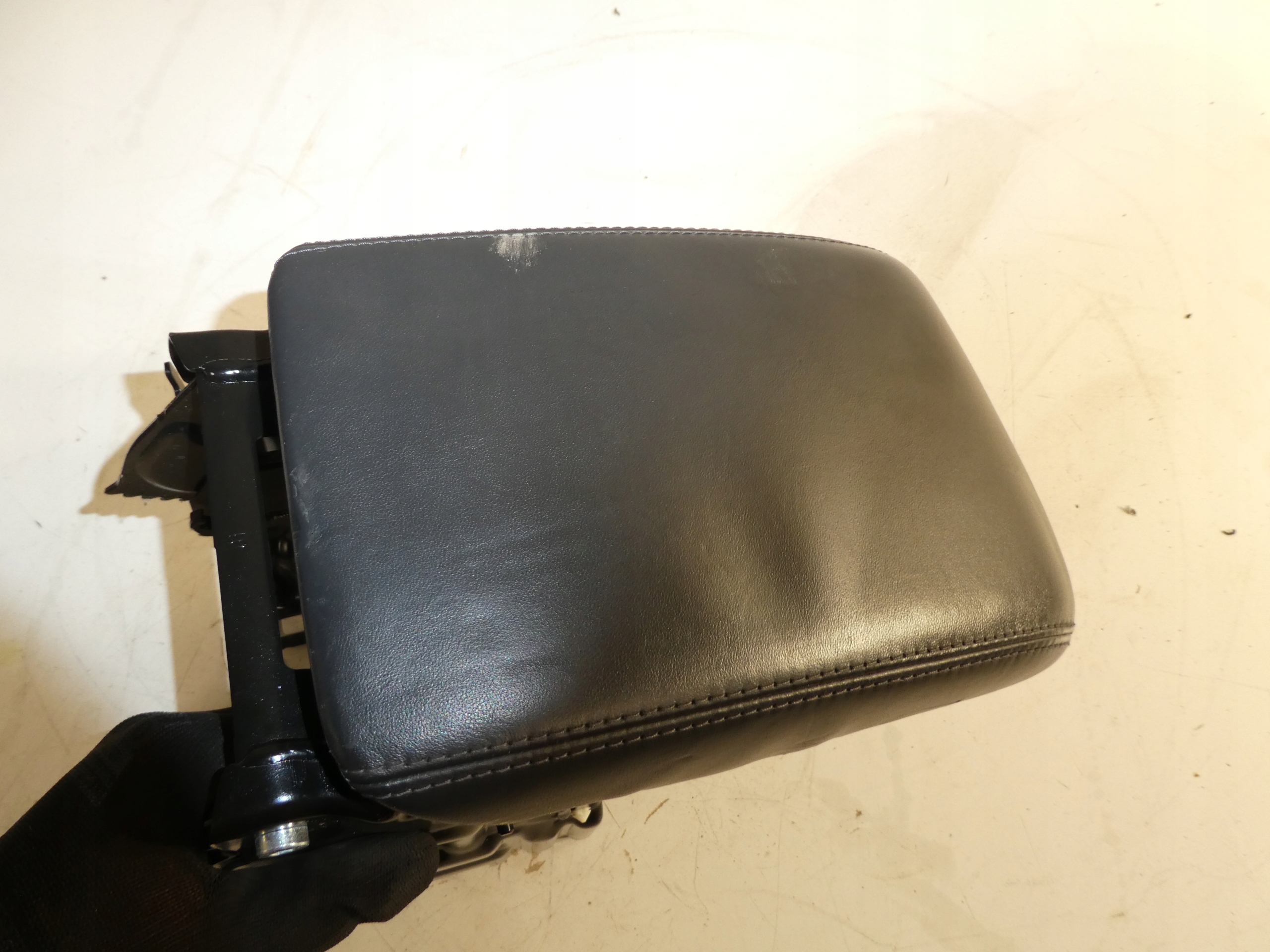 AUDI A5 and 8T A4 B8 8K armrest 8K0864283 leather