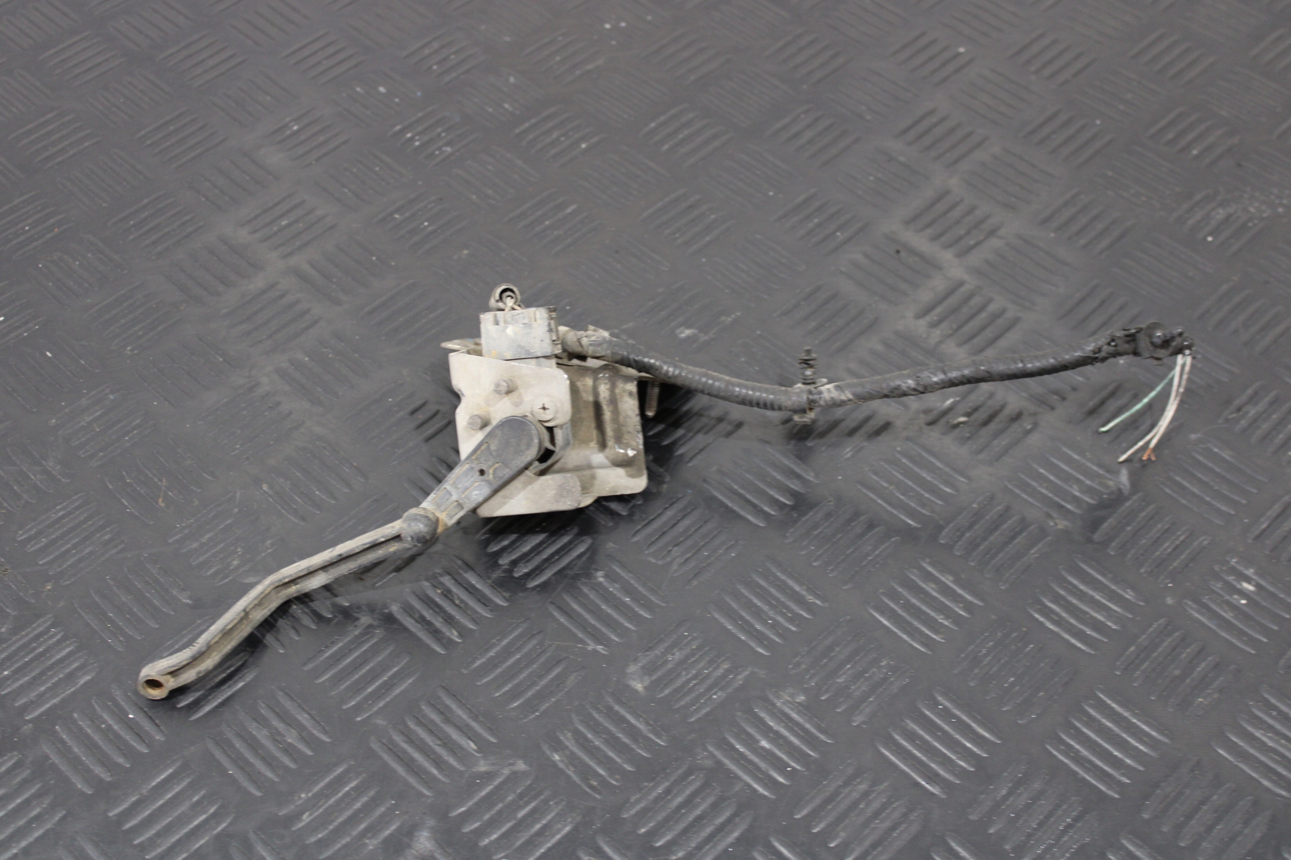 sensor POZIOMOWANIA front 1307213013 JEEP CHEROKEE V 5 KL