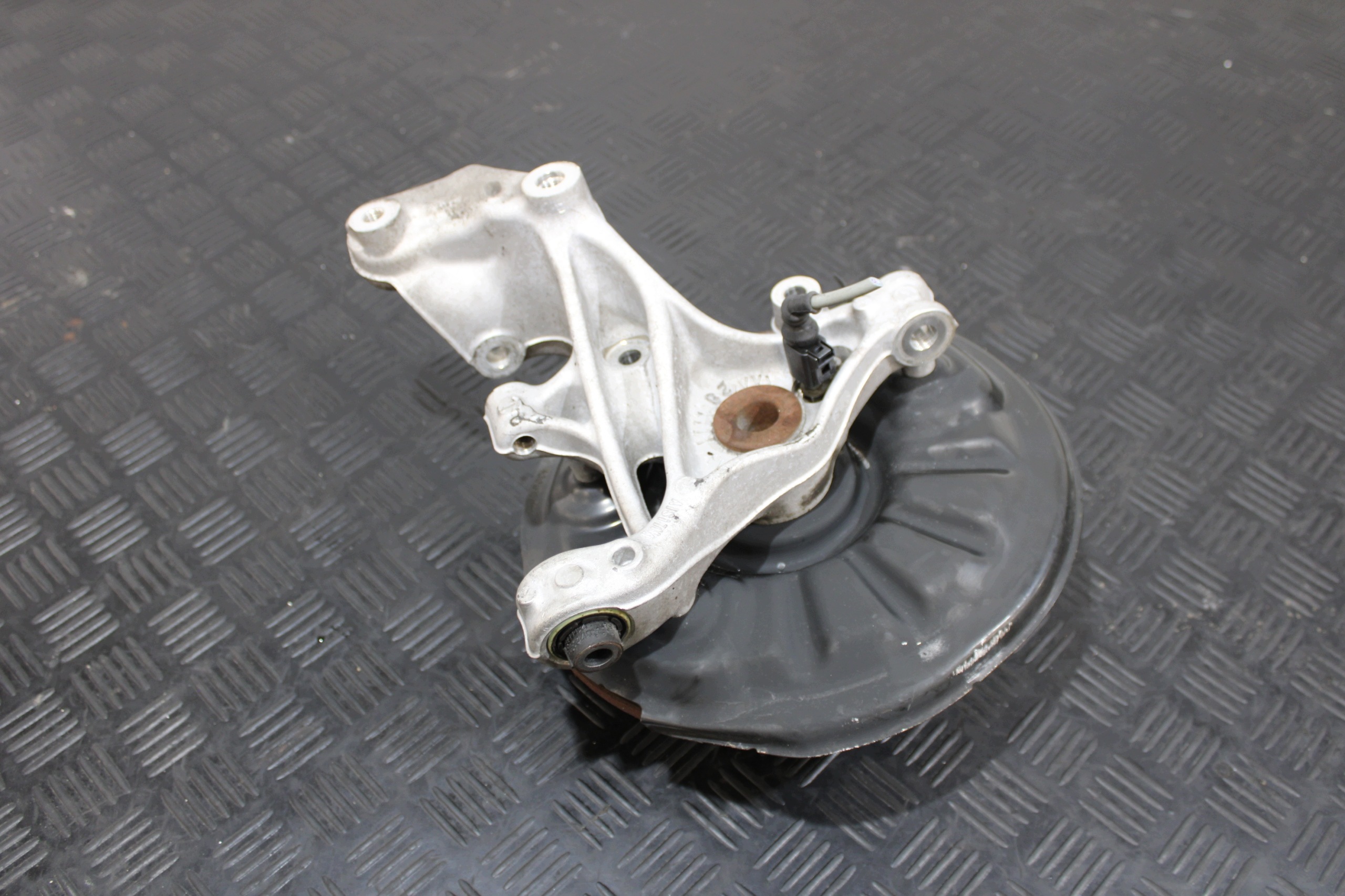 swing right rear part 5QA505436A VW T-ROC CABRIO 2GA 2GC