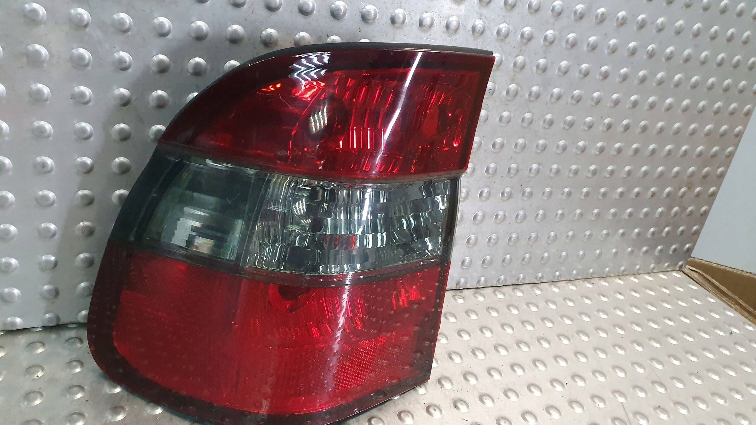 light rear part left BMW 5 E39 KOMBI 00