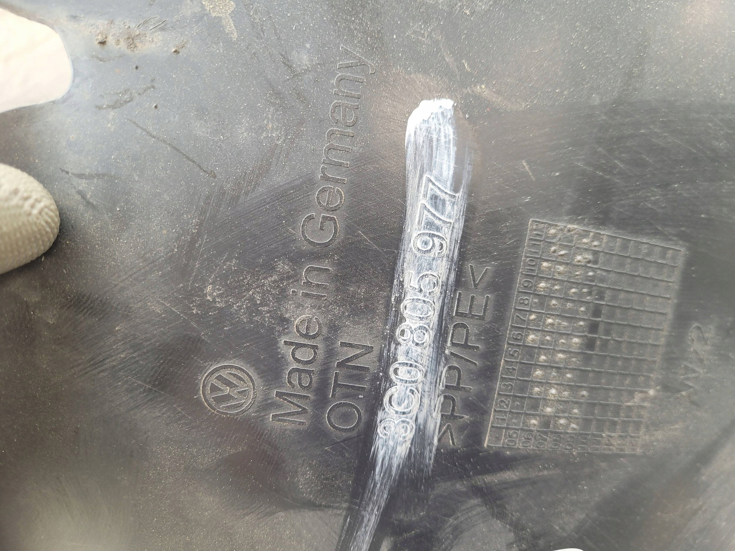 VW PASSAT B6 mudguard left front front OE 3C0805977