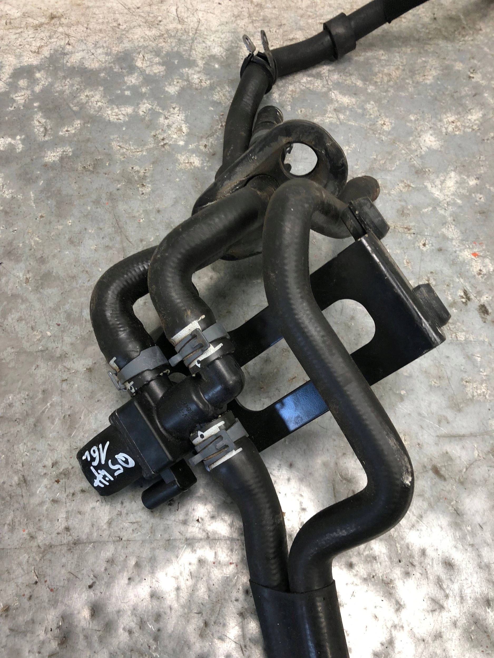 pumpa vode prijenos AUDI Q5 LIFT 8R0265348Q 8R0261153A