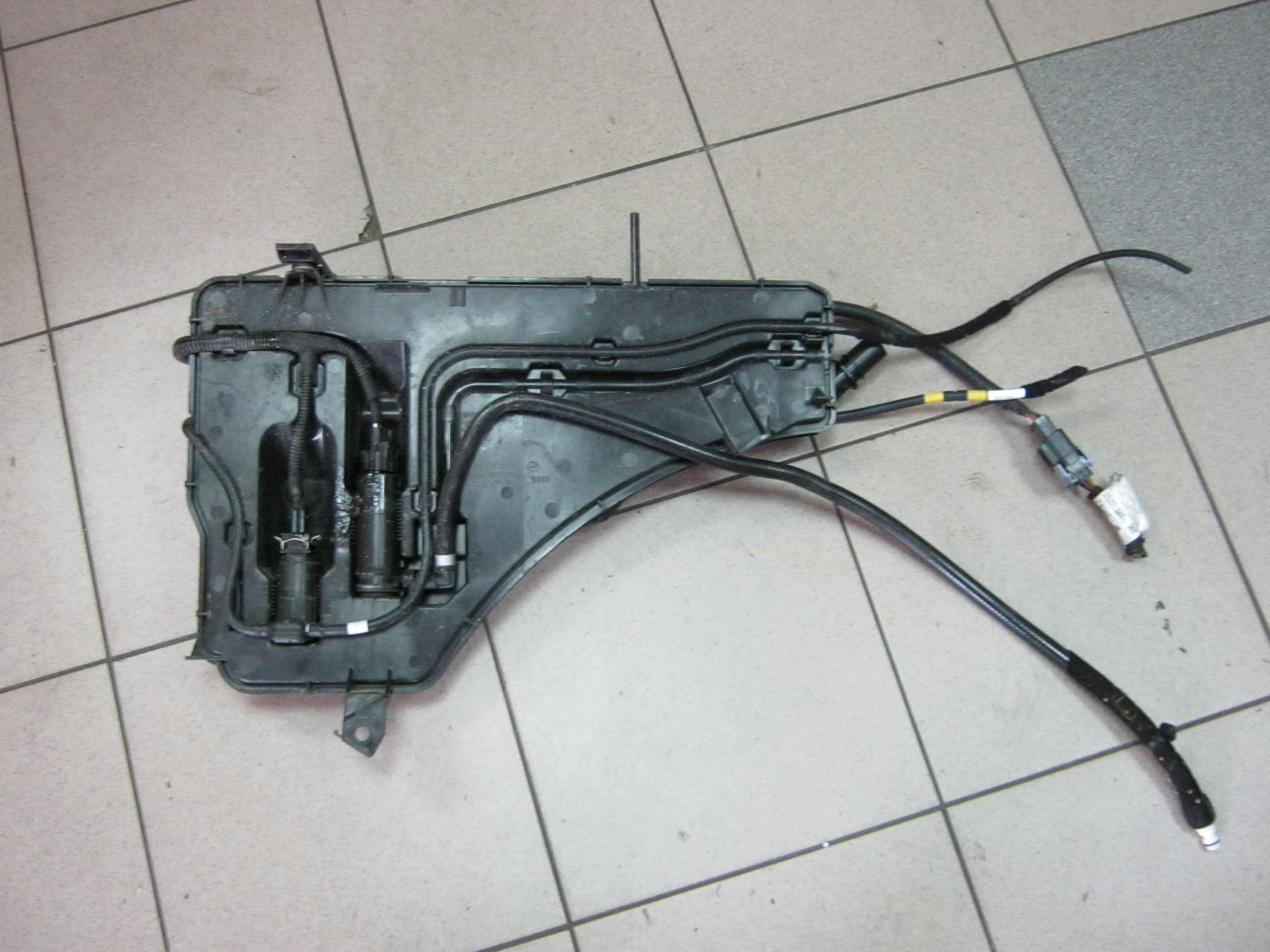 washer fluid tank Alfa Romeo Stelvio xenon