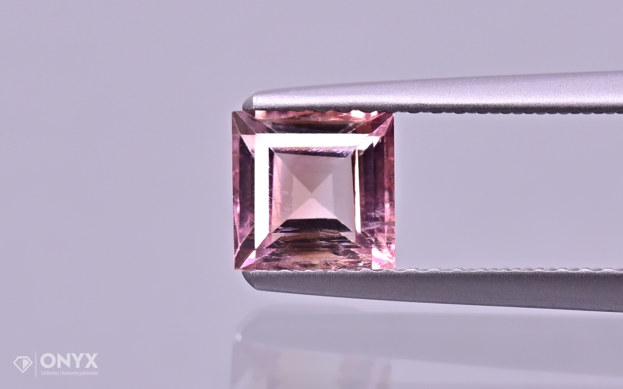 Turmalín fazetovaný čtverec 6x6 mm