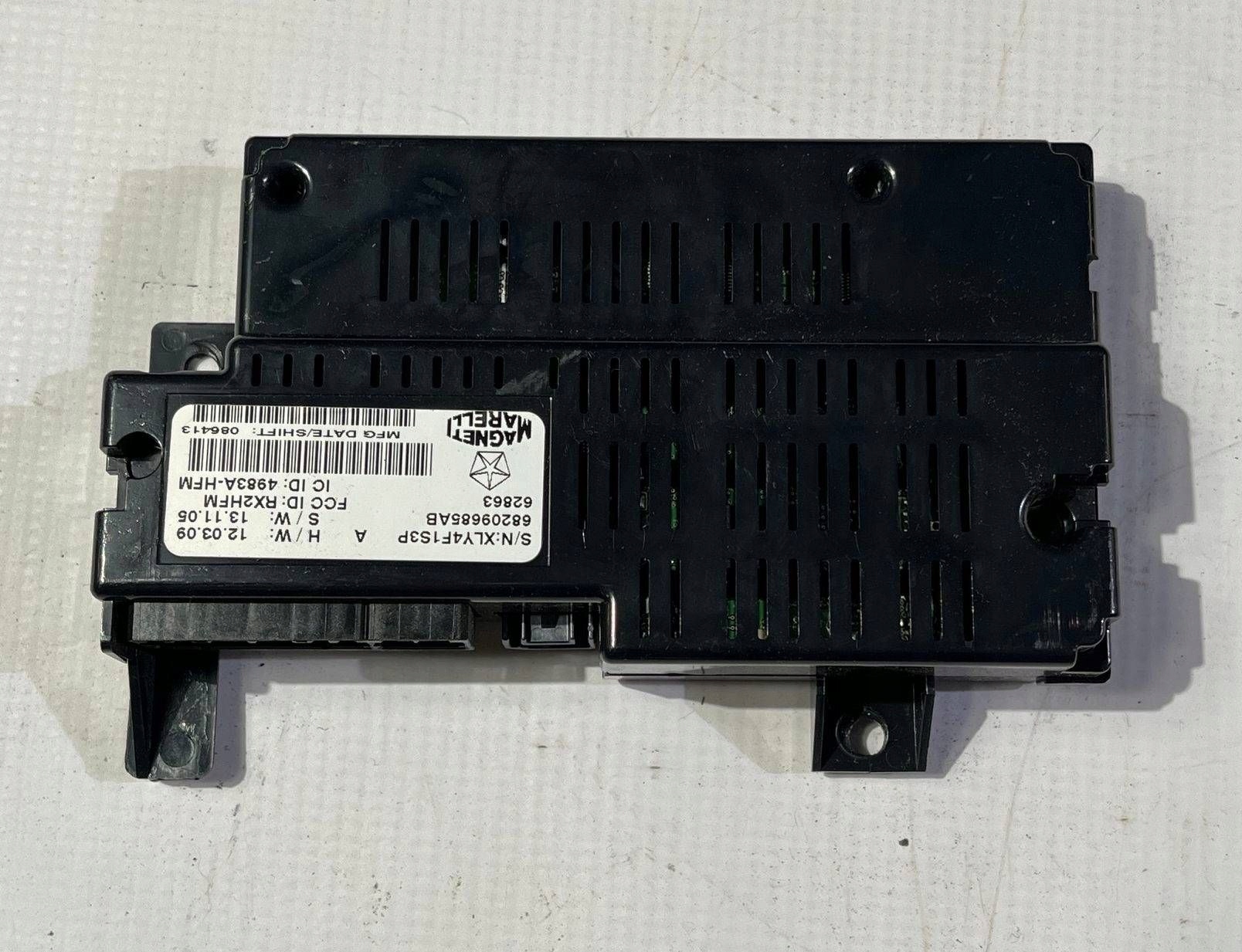 module radia Bluetooth uconnect Dodge Charger 68209685AB
