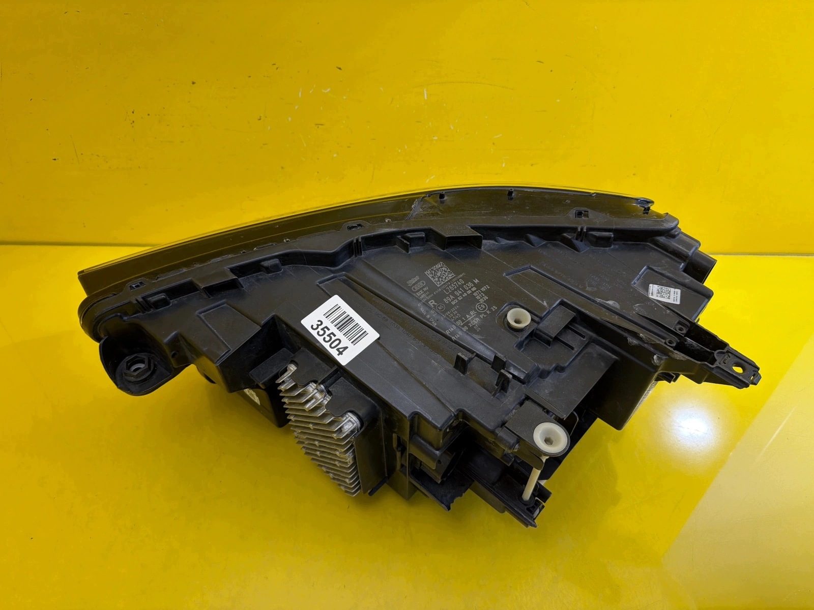 light right Audi Q4 E-Tron Matrix Full Led 89A941036M