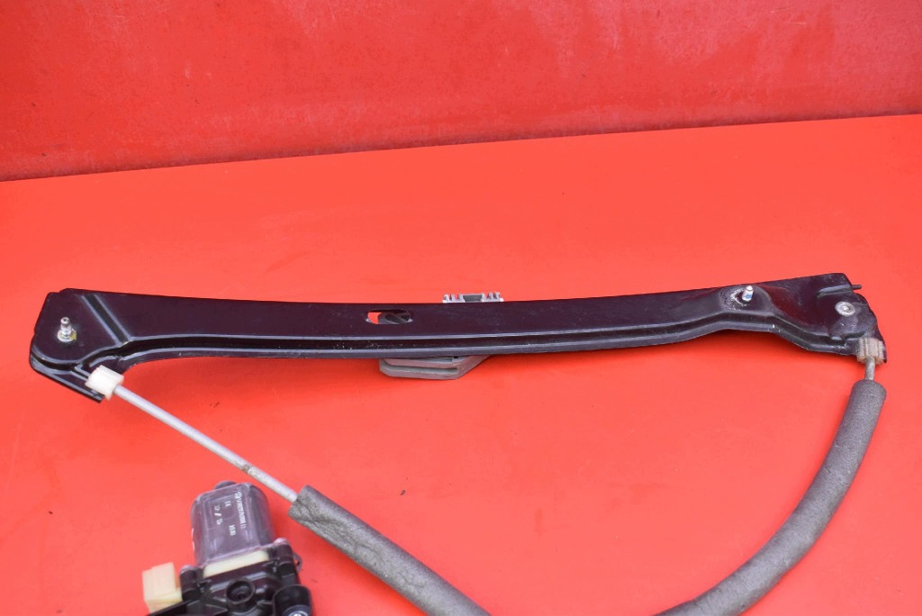 window regulator left front EU 5Q0959801B SKODA SUPERB 3 III 5D HB 15-20