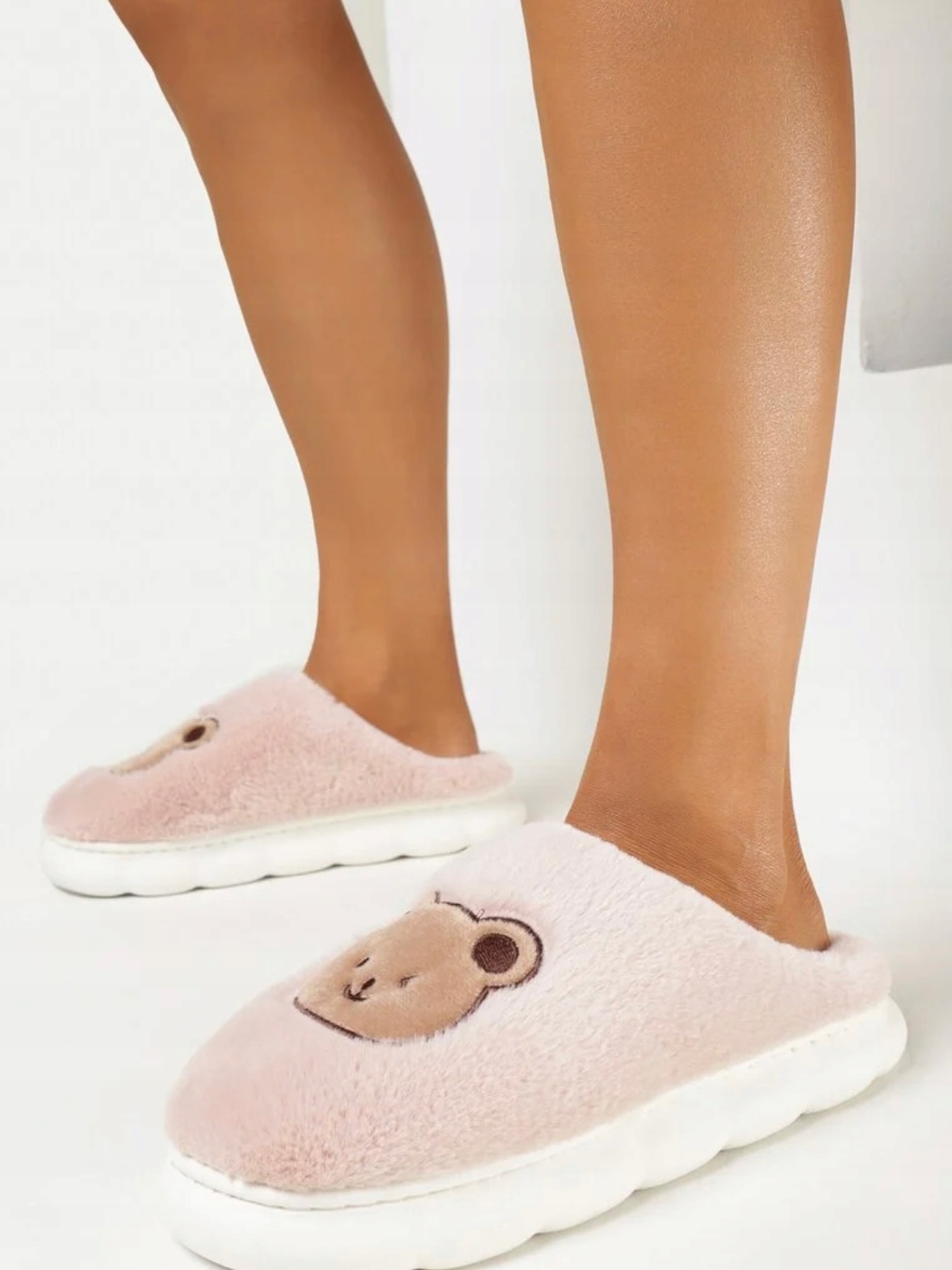 RÓŻOWE FUTRZANE KAPCIE Z MISIEM MIĘKKIE I PUSZYSTE 36-37 Marka bez marki