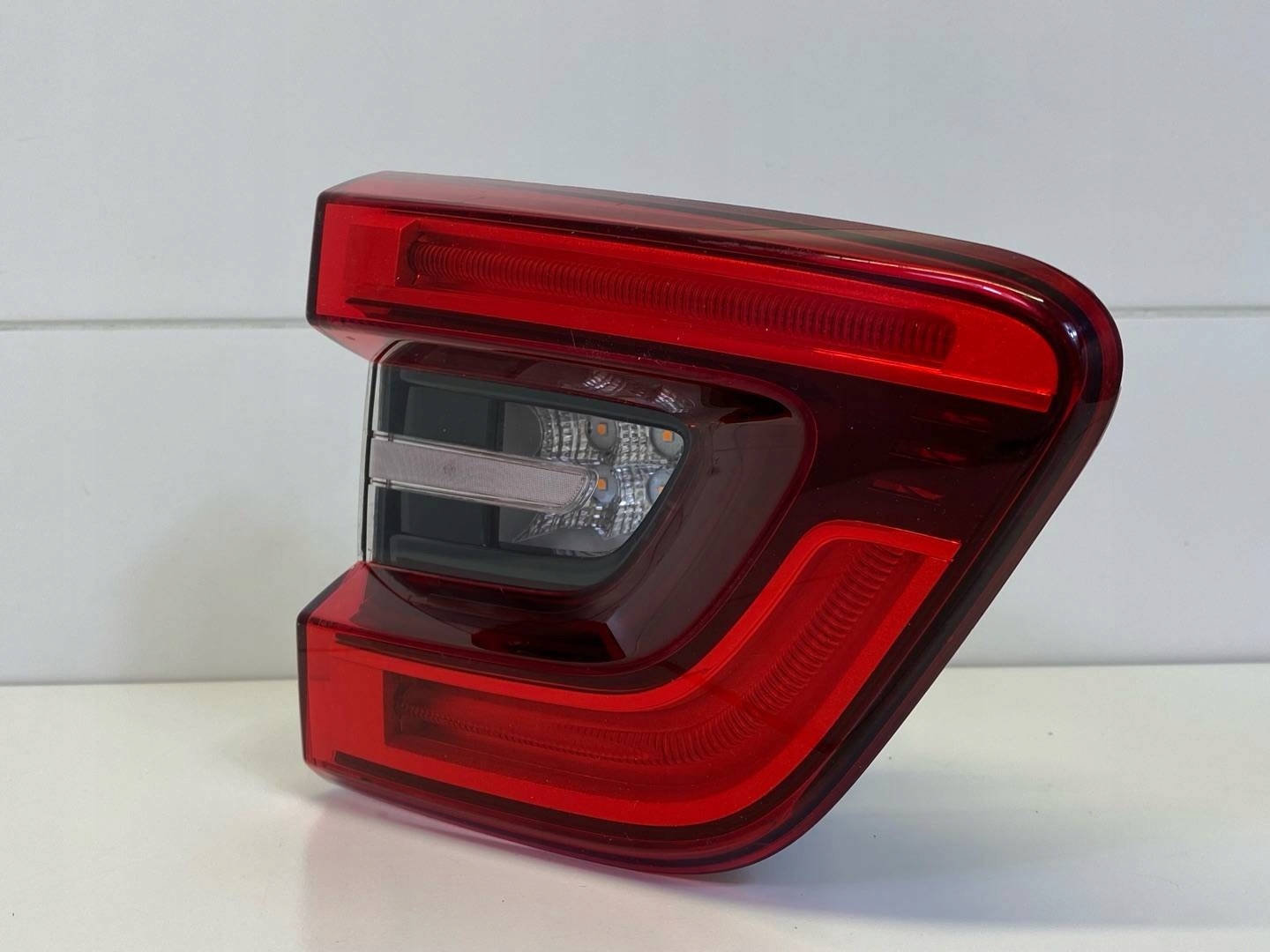 light rear to the bonnet left side Renault Kadjar 2018 265553530R