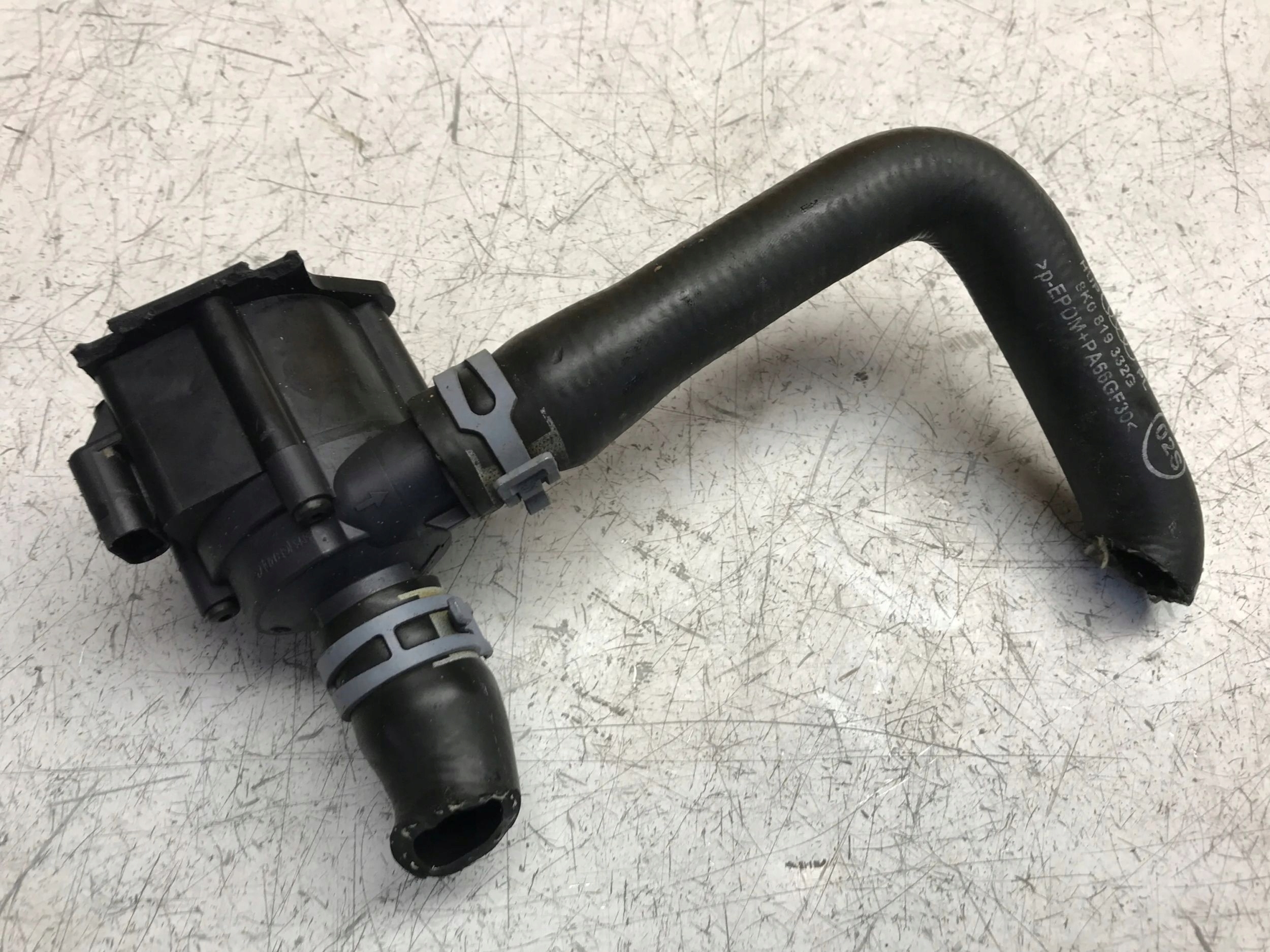 dodatna pumpa vode VW SKODA AUDI 06H121601J