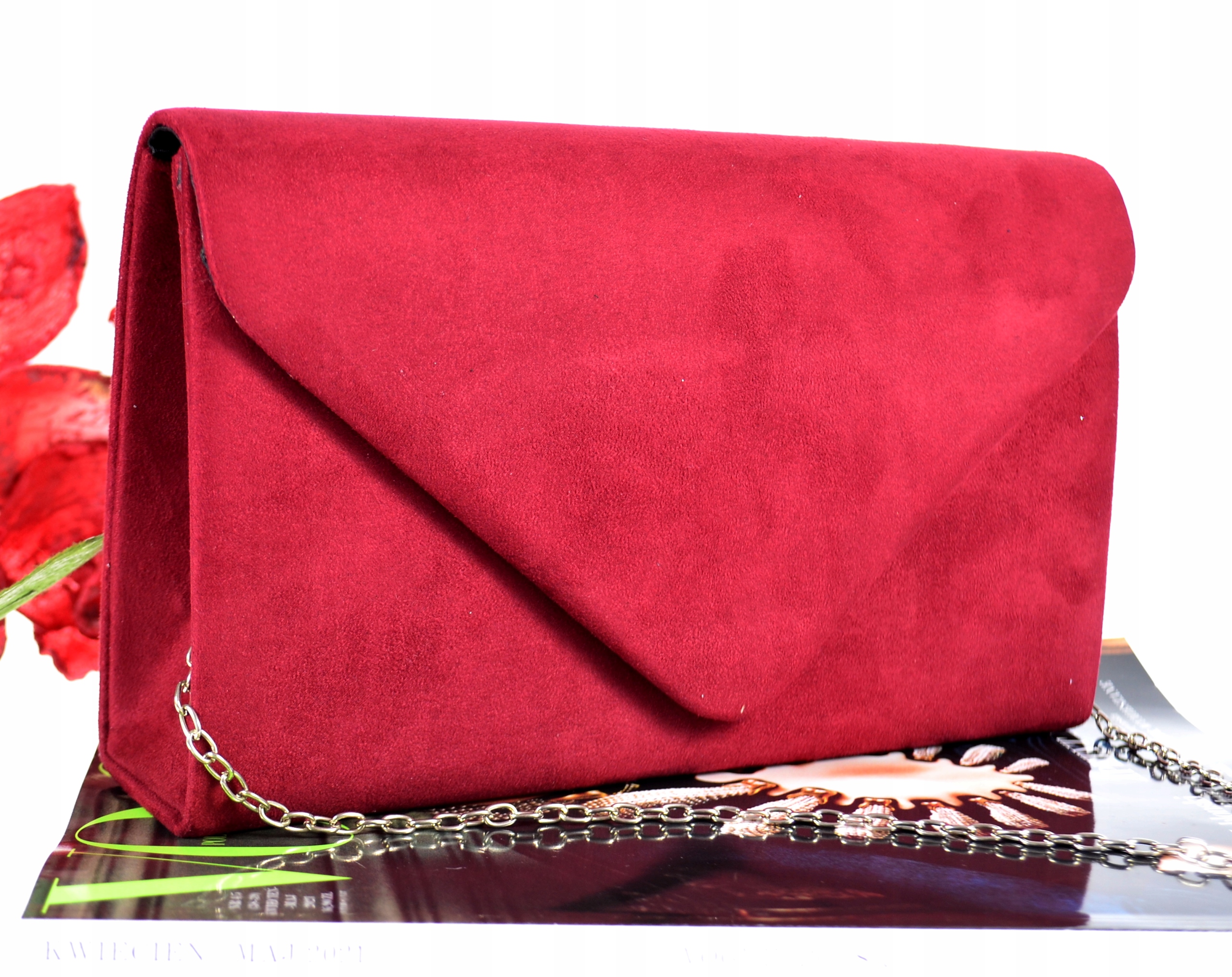 

Zamszowa Torebka Kopertówna Na Łąńcuszku Kolory