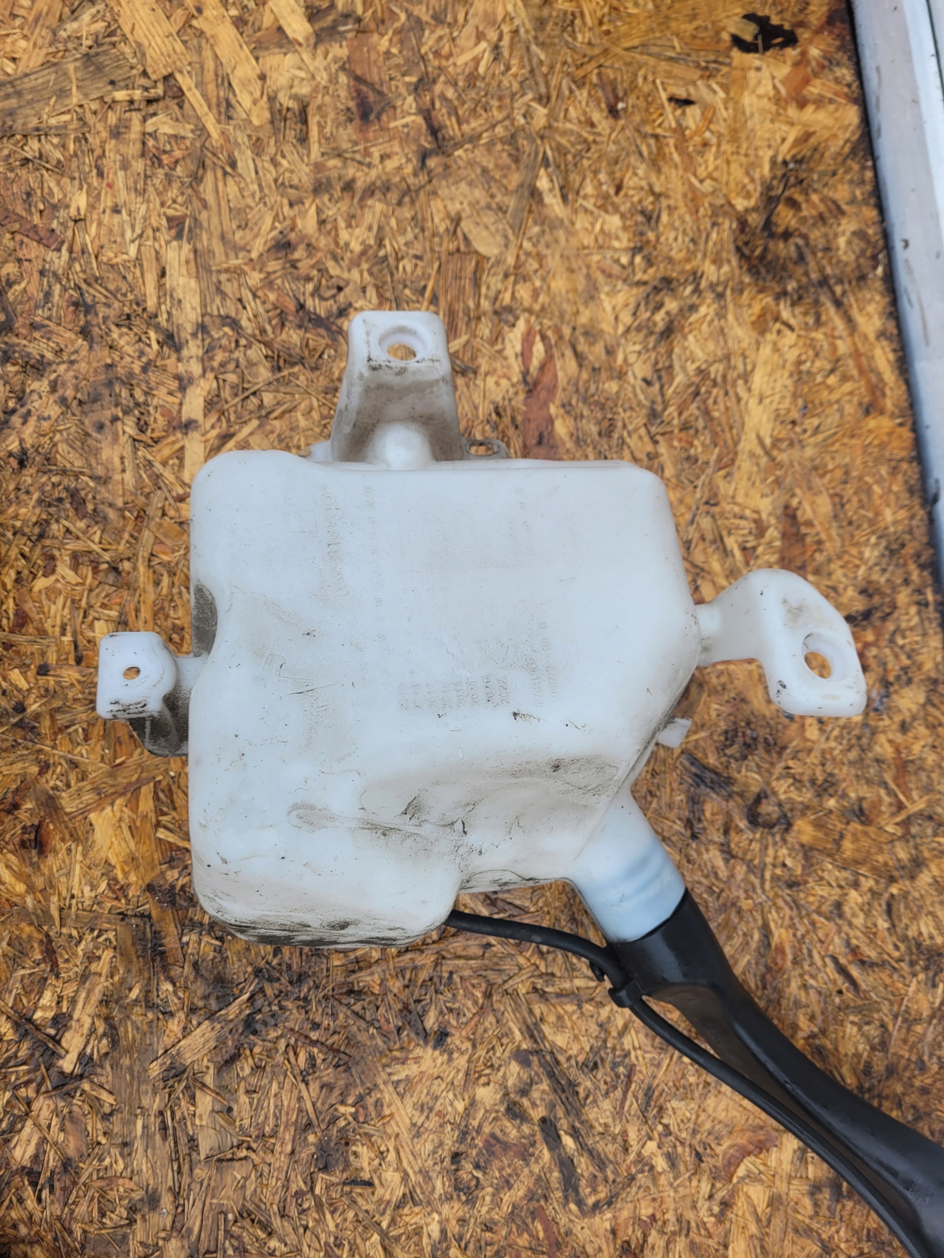washer fluid tank TESLA X