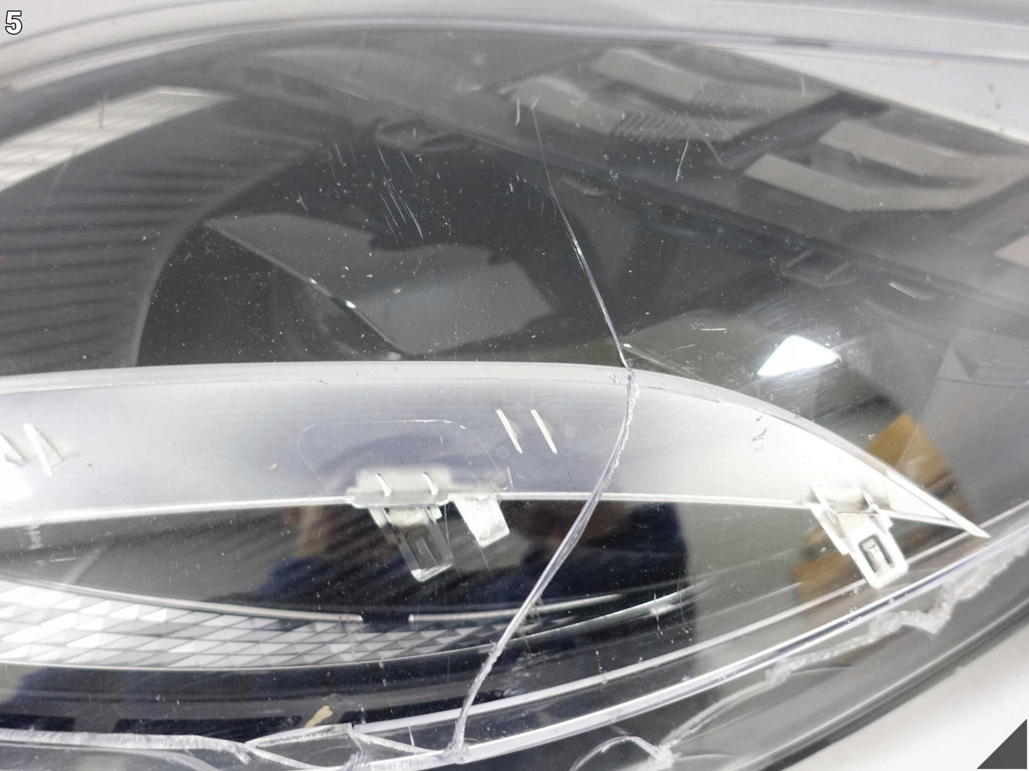 ASTON MARTIN DB12 24- light HEADLIGHT left front EUROPA damaged