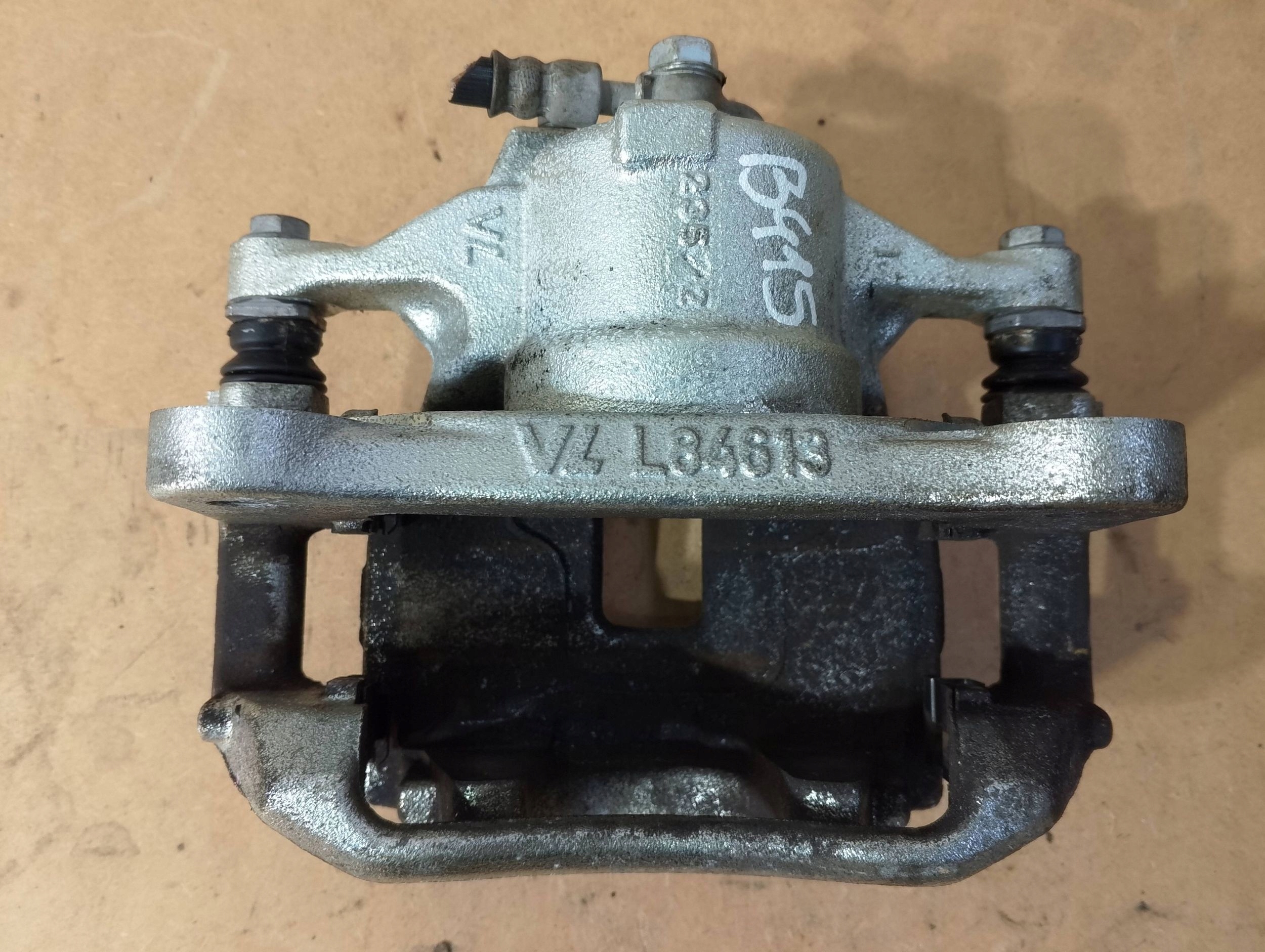 TOYOTA YARIS CROSS caliper front left front JARZMO L84613 (B415)