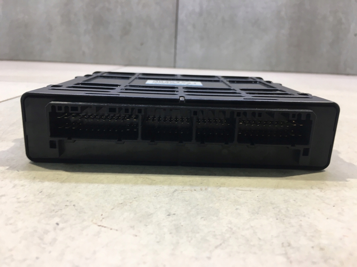 control unit of the engine SPACE STAR 1.3 16V MD354341