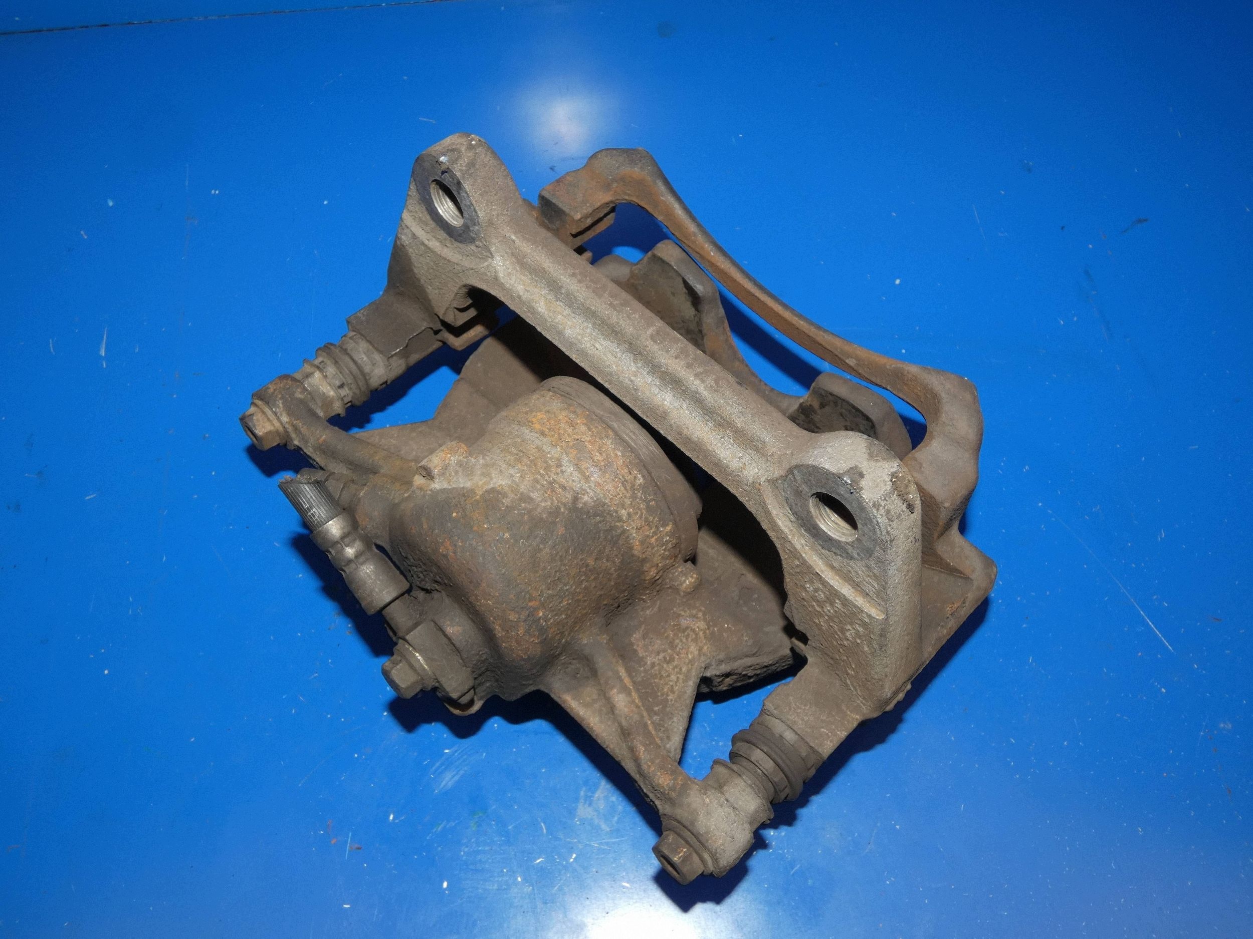 SKODA SUPERB III 3V caliper brake right front front