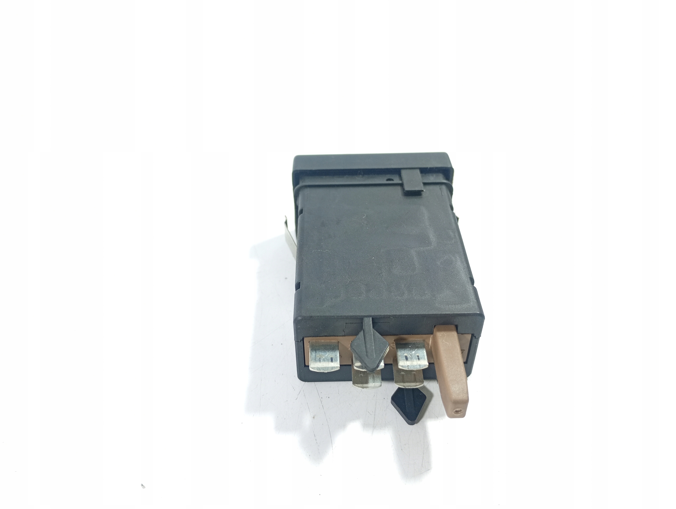 switch heating seat right OE 3B0963564C VW PASSAT B5 00-05