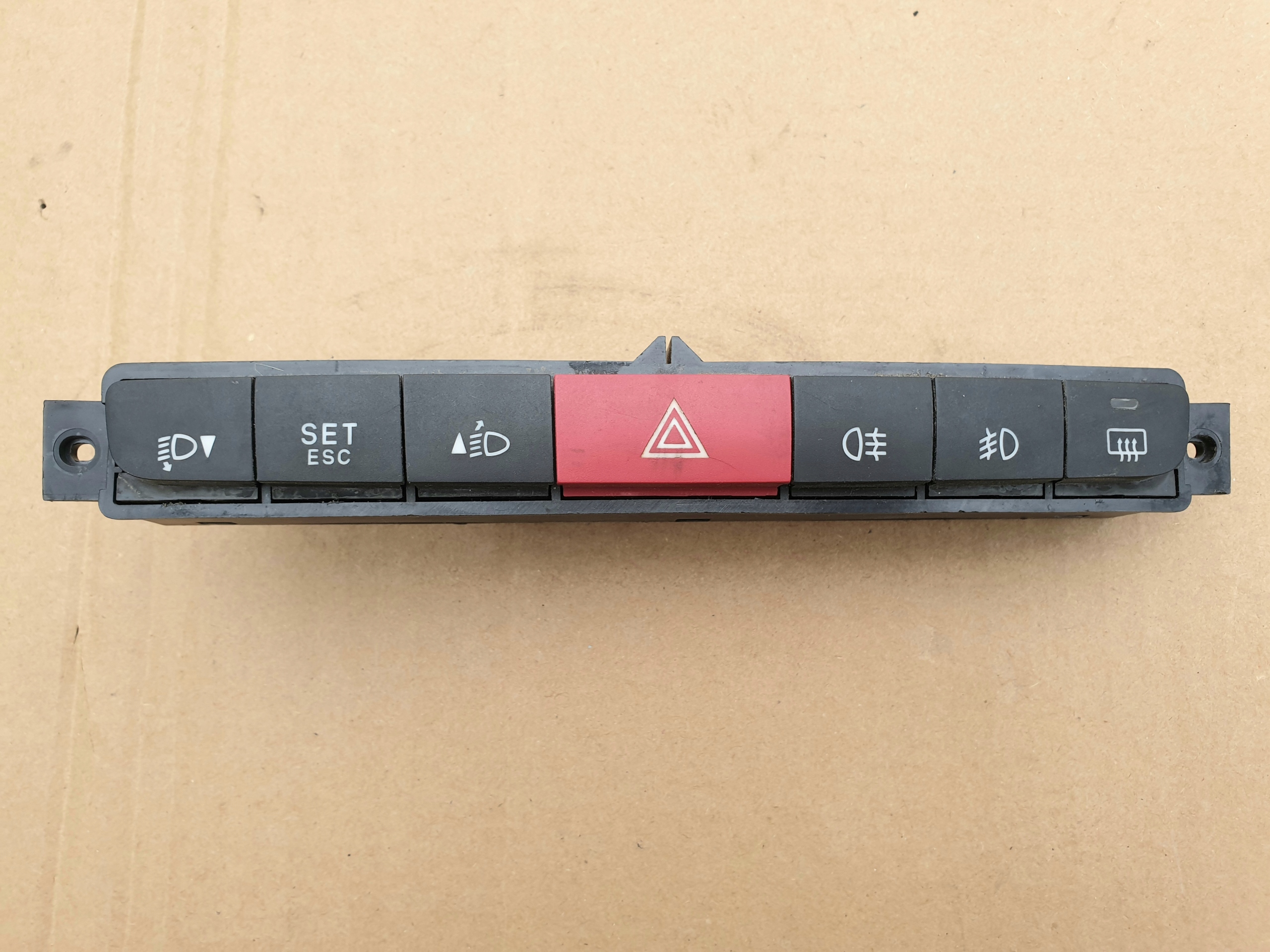 7354981980 - ПЕРЕМИКАЧ АВАРІЙНОЇ ПАНЕЛІ FIAT DOBLO II COMBO D