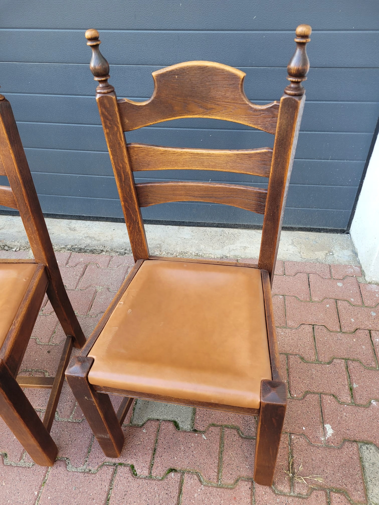 Cztery dębowe krzesła Liczba elementów w zestawie 4