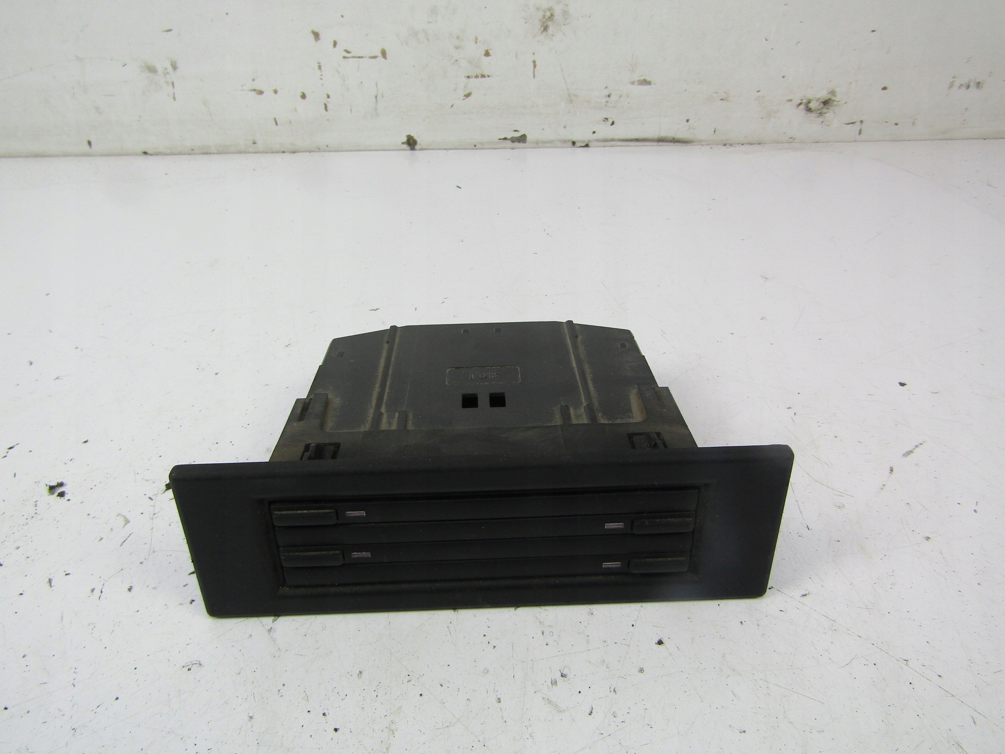 opel Astra G бардачок на CD 98-09 универсал
