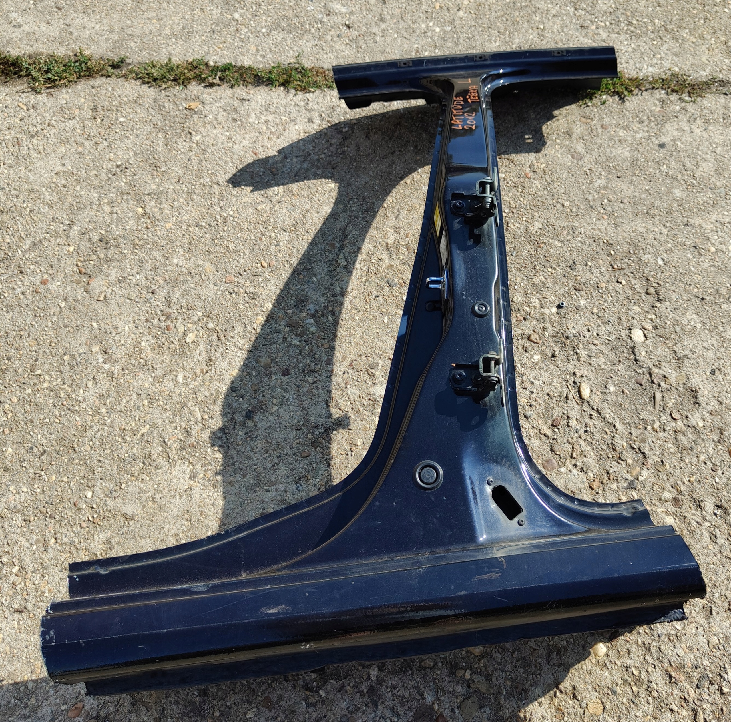 RENAULT LATITUDE 12R pillar threshold left of wheels.TEGXA