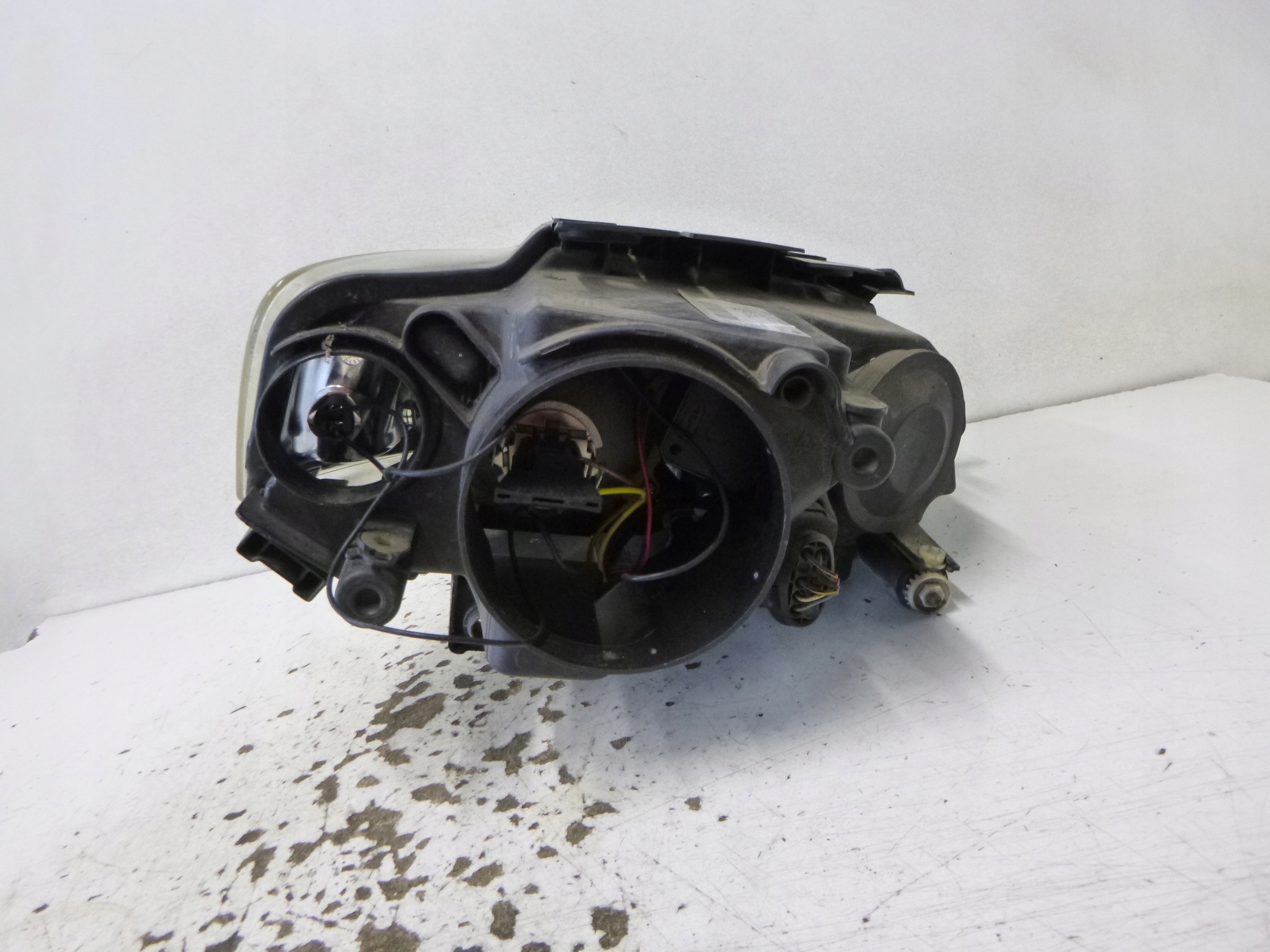 light Reflektor front left VW Passat B6 kombi 05-10 3C0941005J HELLA