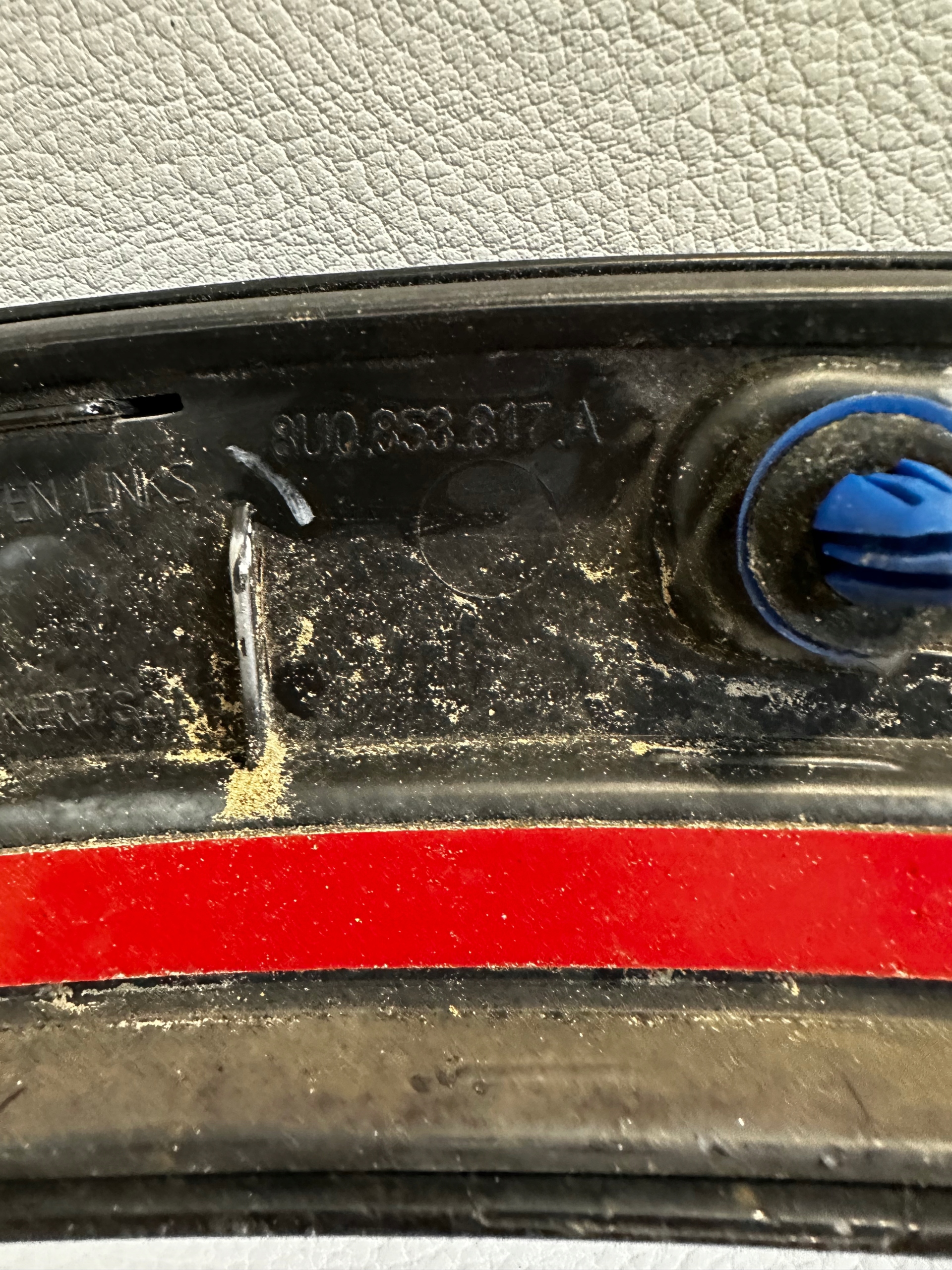 Audi Q3 8U0 lista sárvédö far bal