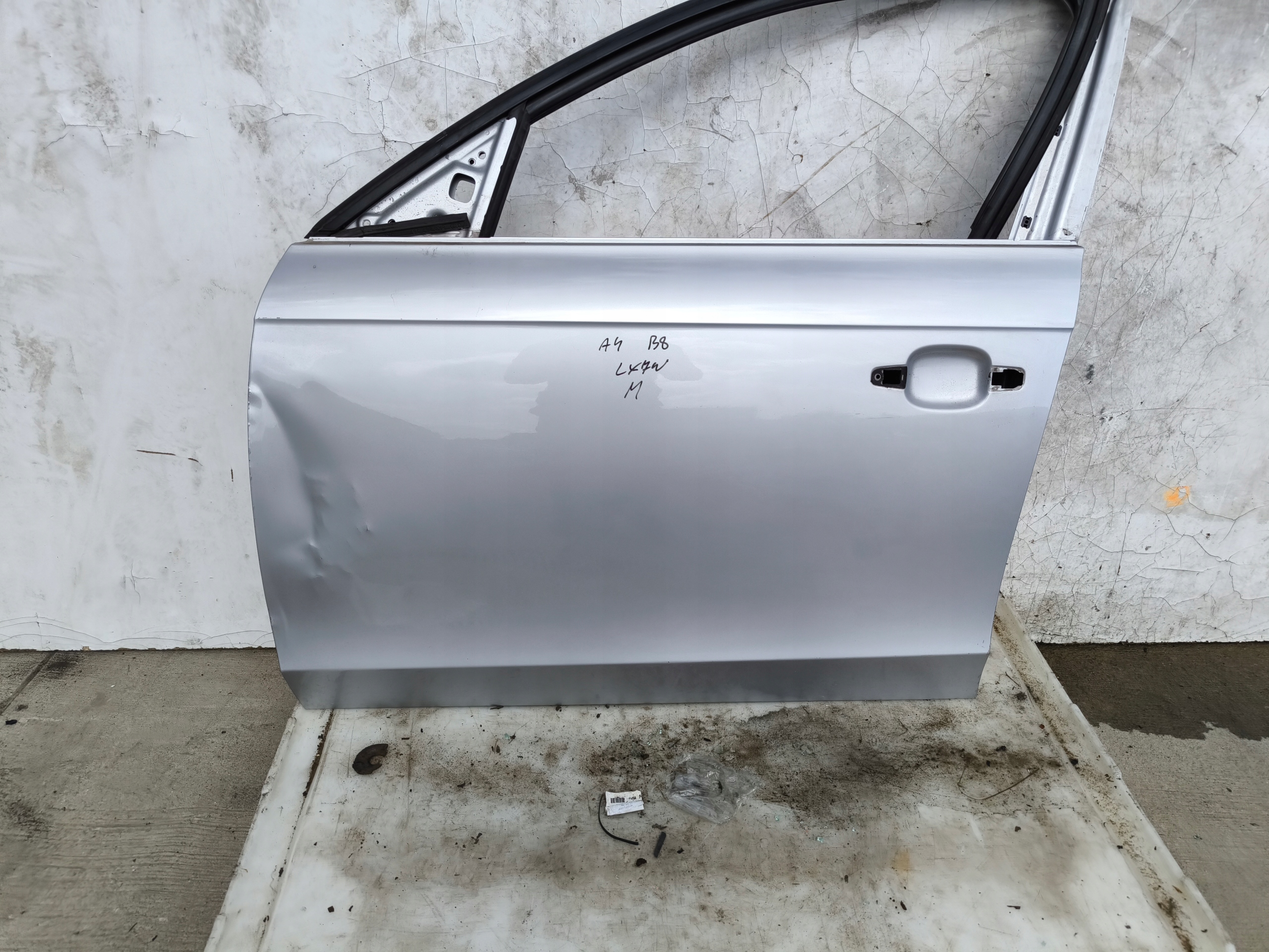 door left front AUDI A4 B8 LX7W sedan AVANT *2