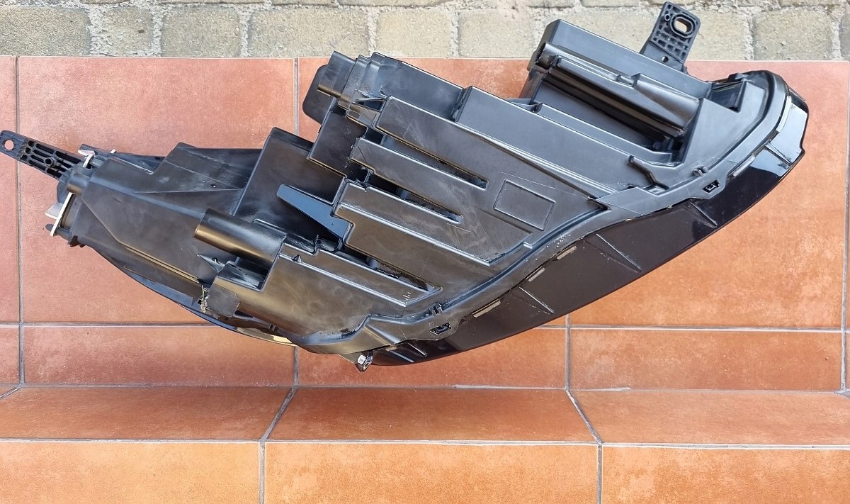 FORD ESCAPE LIFT 2023- REFLEKTOR LAMPA PRZÓD FULL LED LEWA USA Rodzaj świateł mijania LED