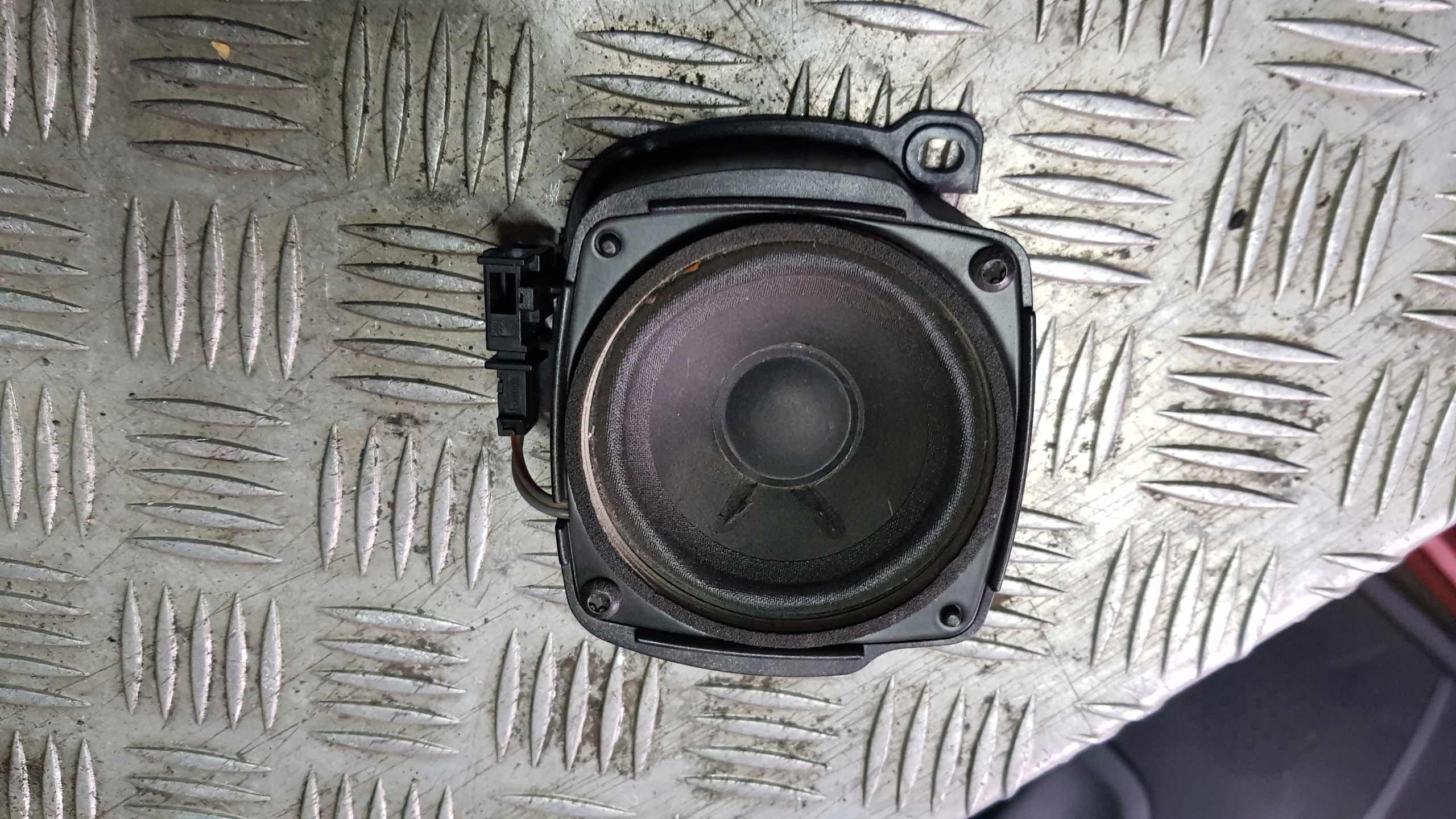 AUDI A8 D3 Lautsprecher hinten POLKI
