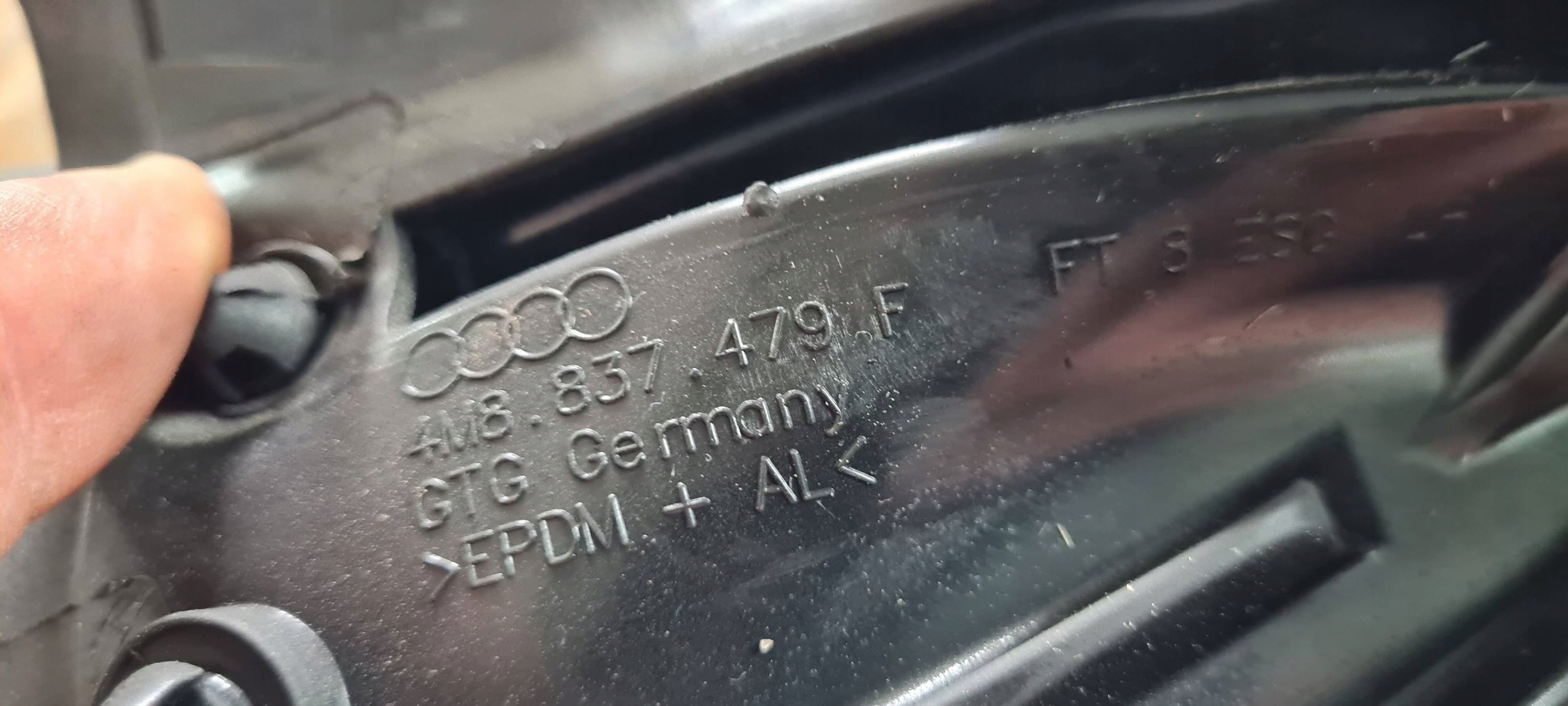 SQ8 4M RSQ8 Q8 gasket dust door left left front 4M8837479F