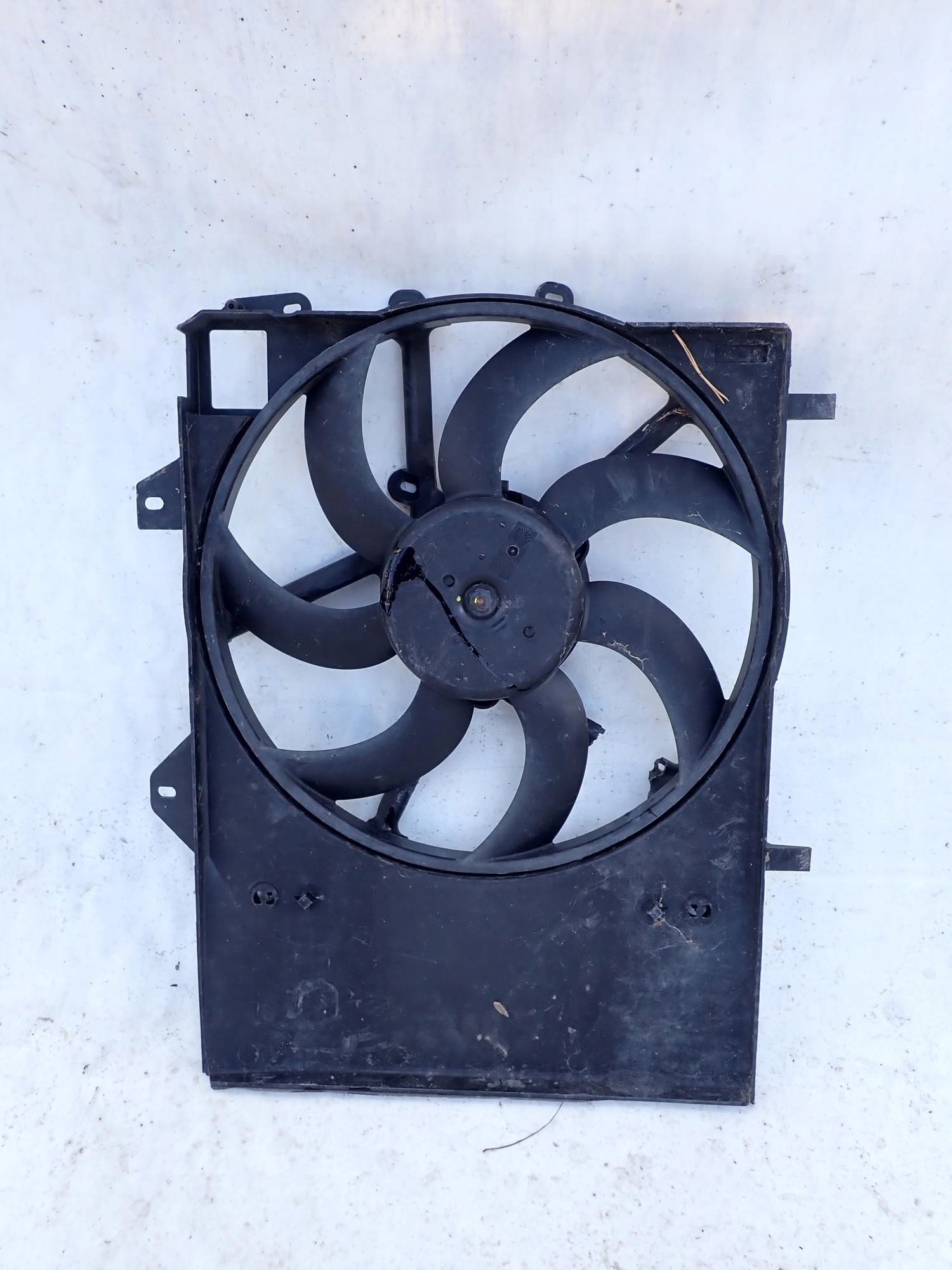 PEUGEOT 208 a 1 12-19 vrtule ventilátor