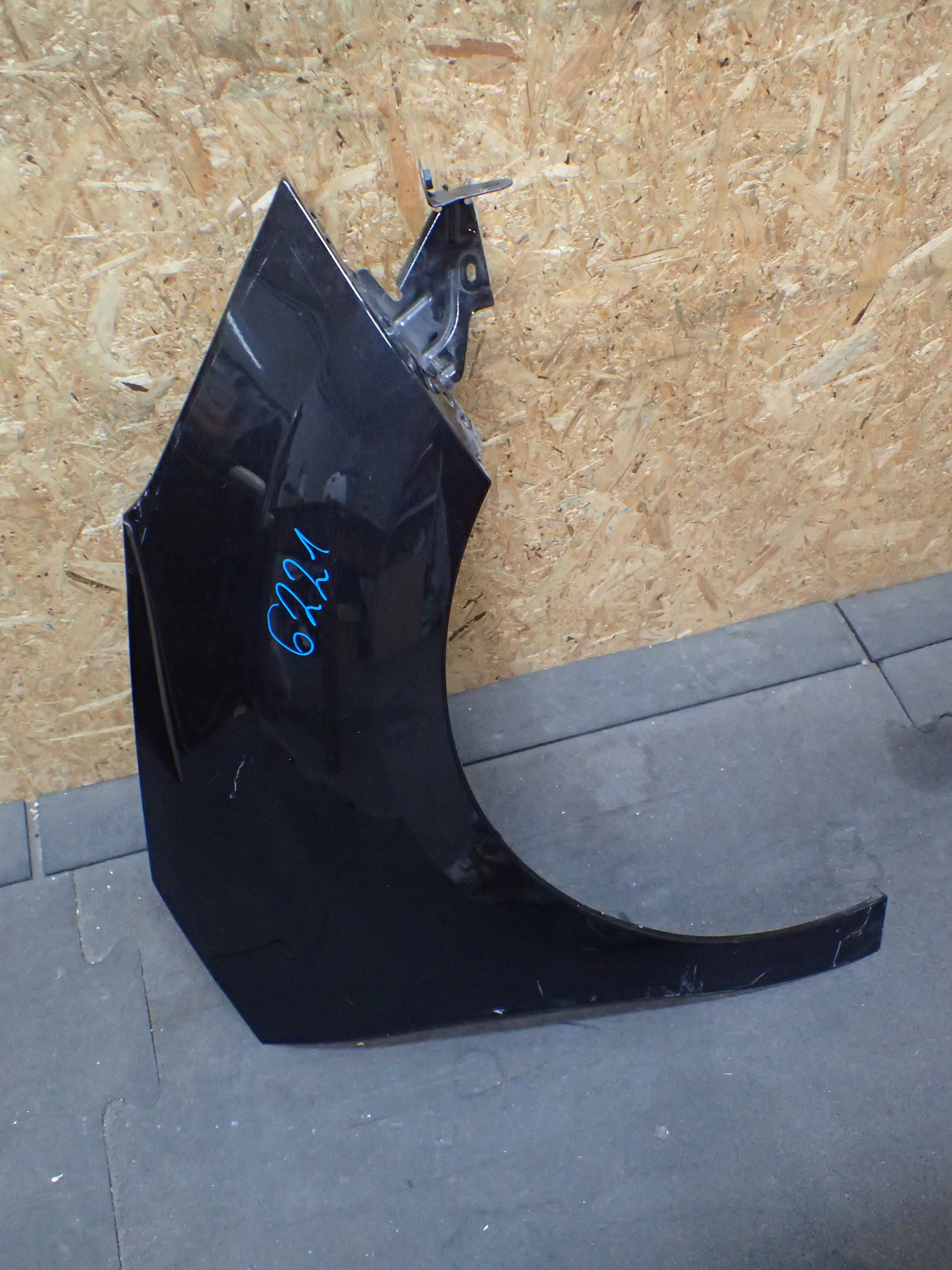 FENDER FRONT RIGHT CITROEN C3 II 2 09