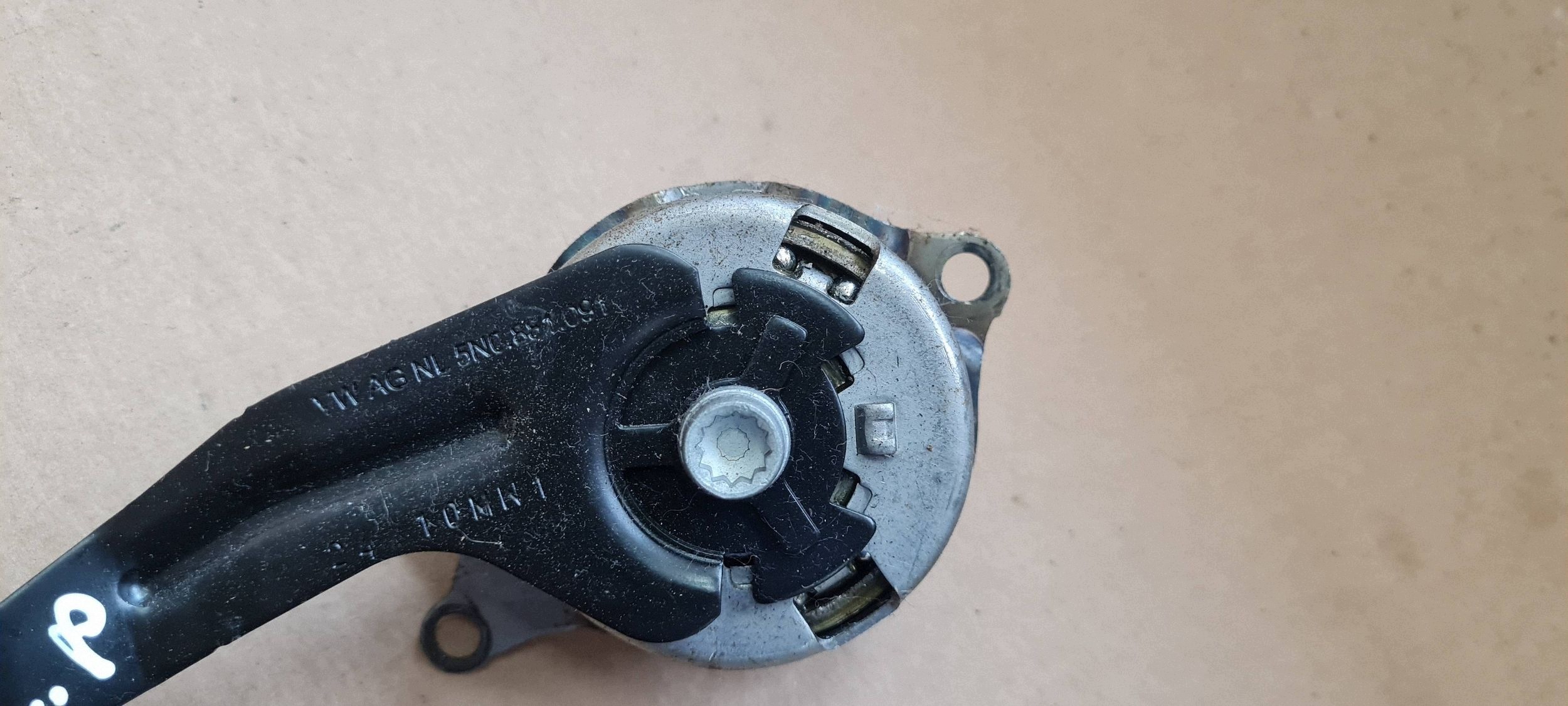 Q5 8R handle mechanism control seat left front 5N0882251A A4 B8 A5