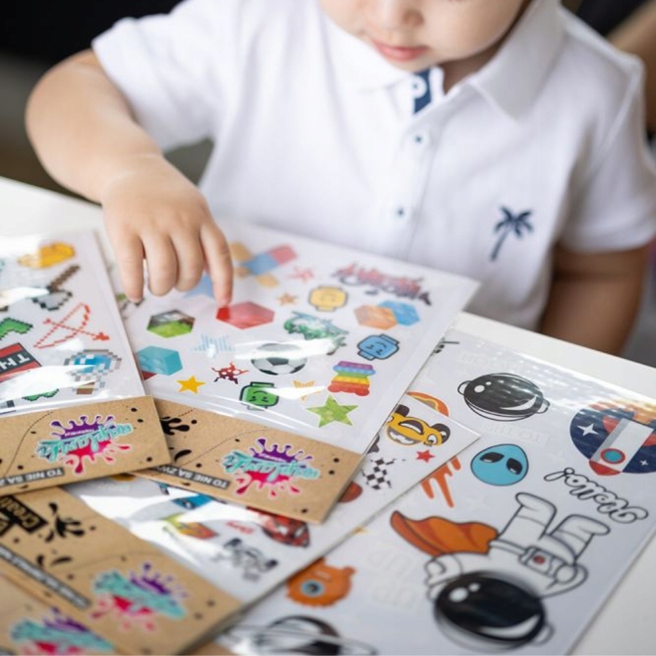 Śmieszne naprasowanki na ubrania dla dzieci space Wzór dominujący mix wzorów