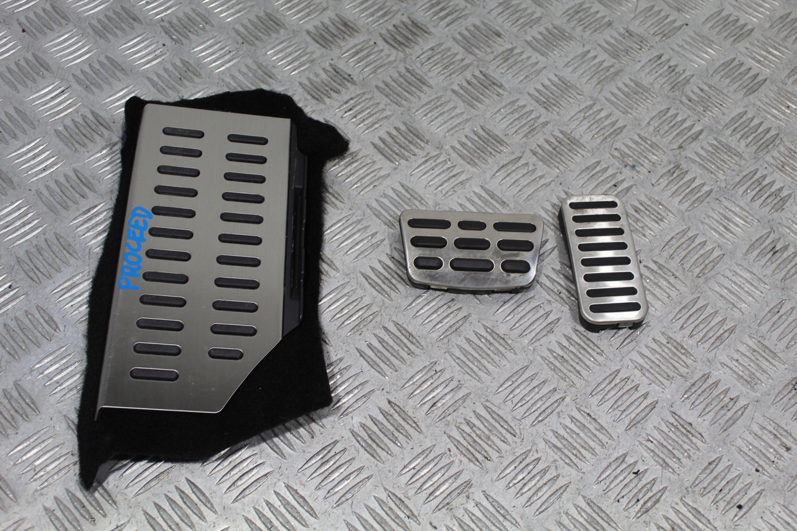 NAKŁADKI PEDAŁÓW KIA PROCEED PRO CEED 3