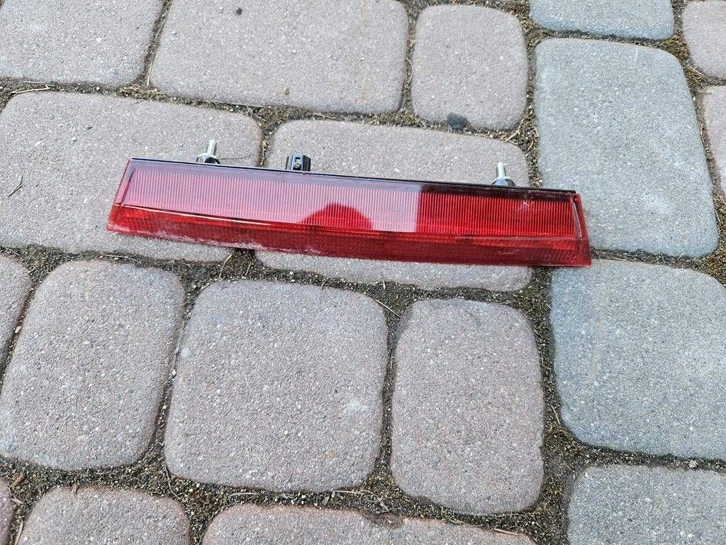 third brake light brakes bonnet boot Toyota Highlander XU70