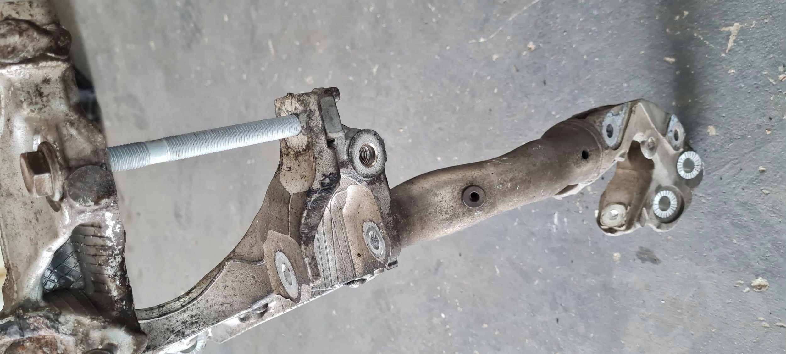 A4 B8 LIFT subframe sider axle beam axle beam front 8K0399315G A5 8T