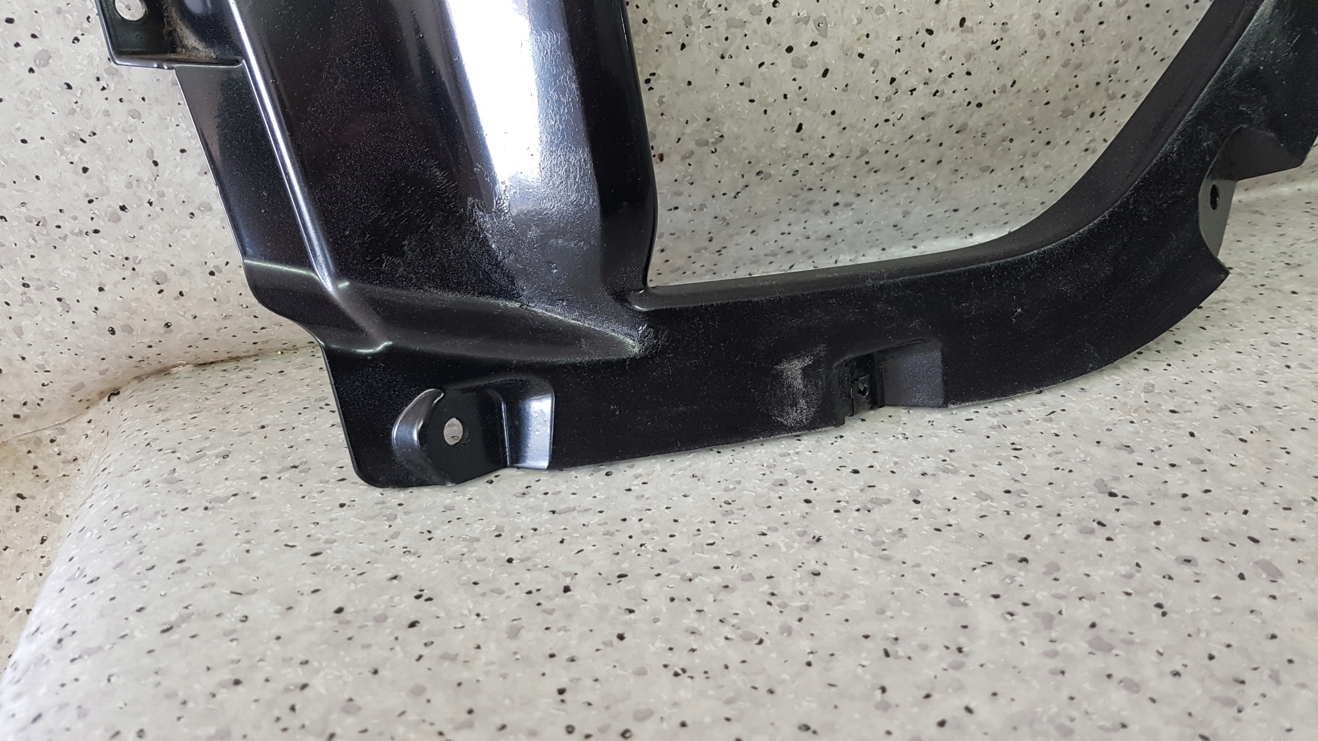 MASERATI LEVANTE GRANSPORT 2016 - right grid bumper front 3056