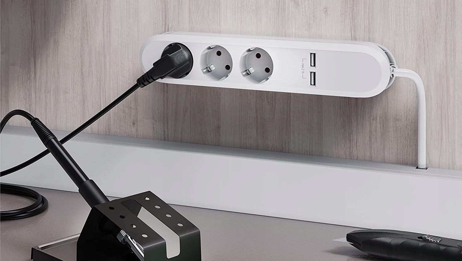 Listwa przedłużacz 1,5m Bearware 3 gniazda, 2xUSB Marka Bearware