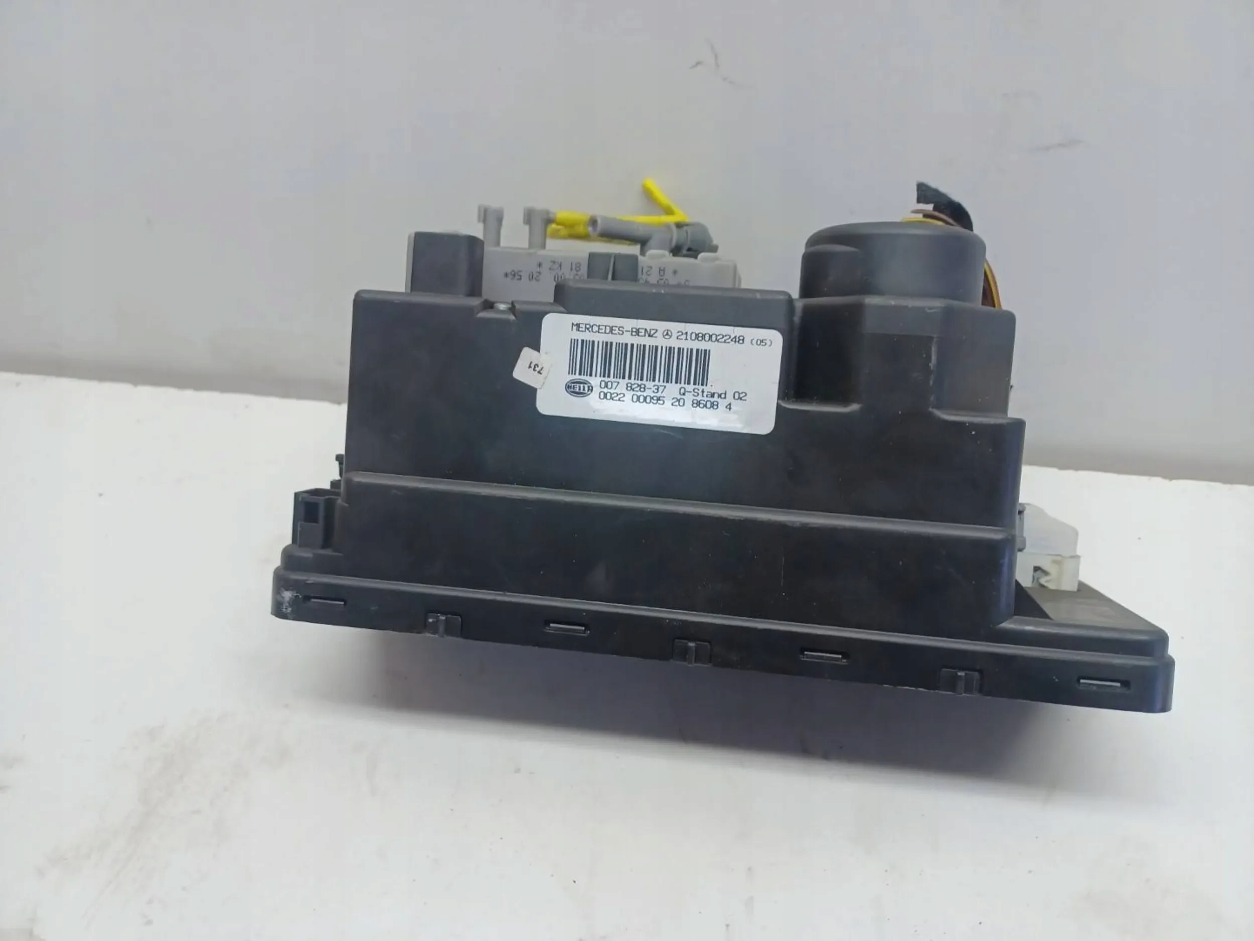 Mercedes W210 Pompka zamka 2108002248