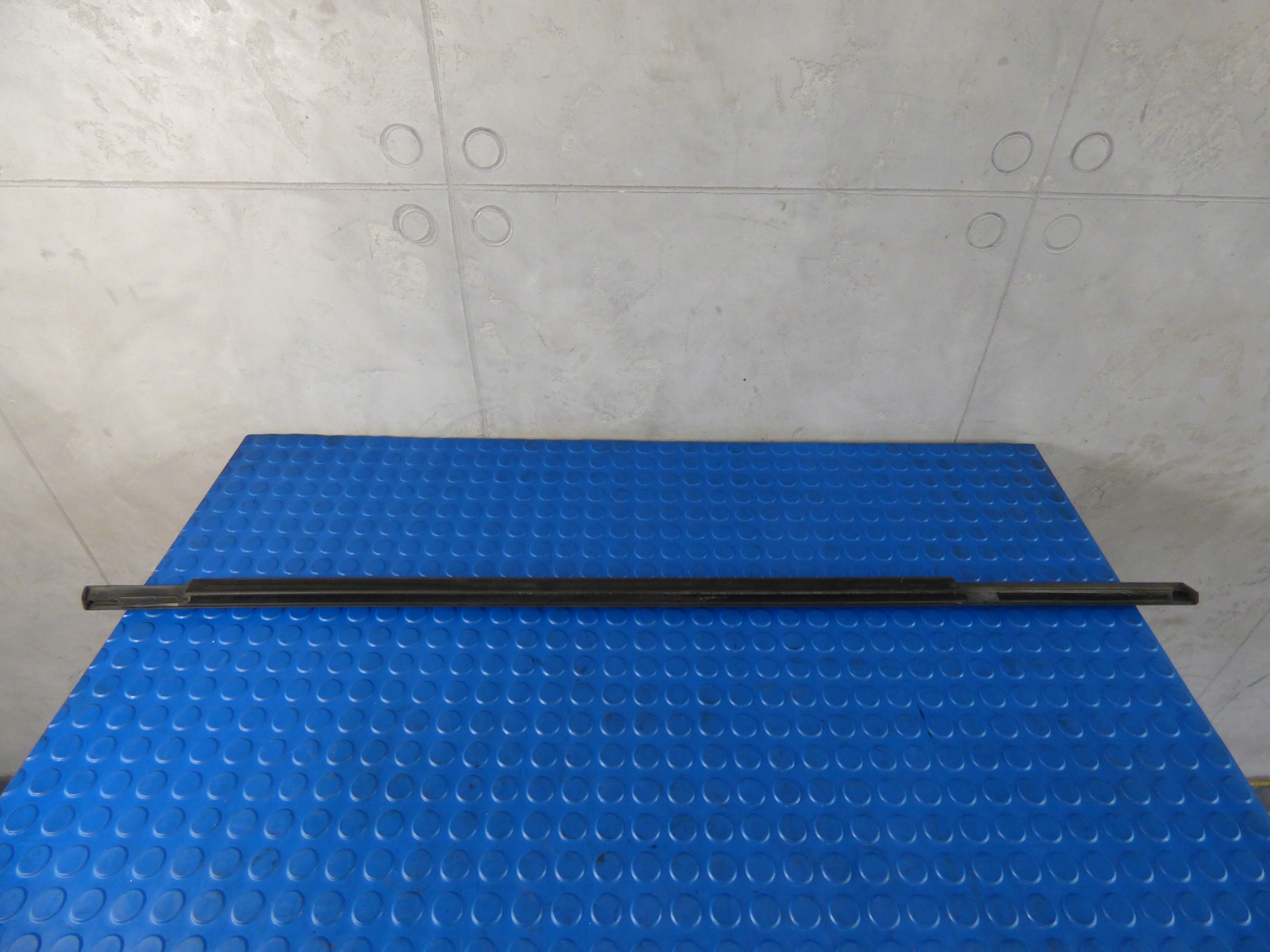 moulding dust parapetowa left front ASTRA K V