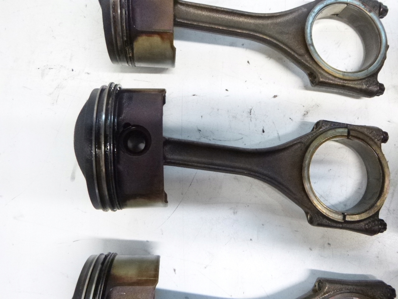 piston / pistons + bielle Audi A6 C6 3.2FSi AUK