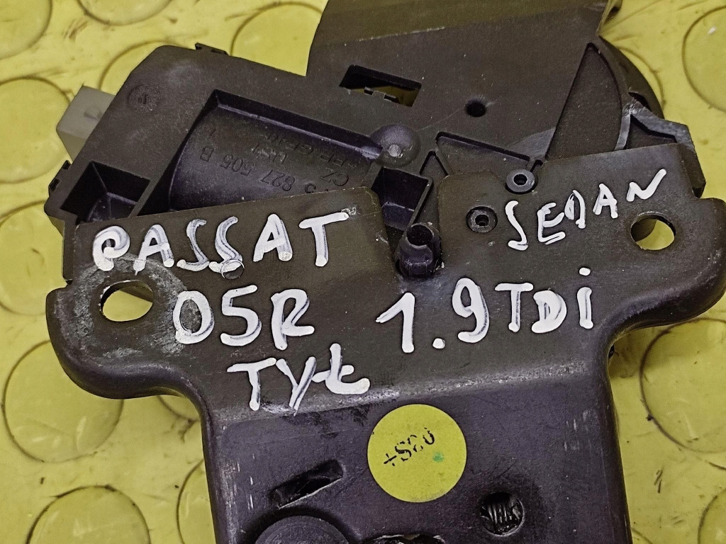 Volkswagen OE 4F5827505B lock bonnet