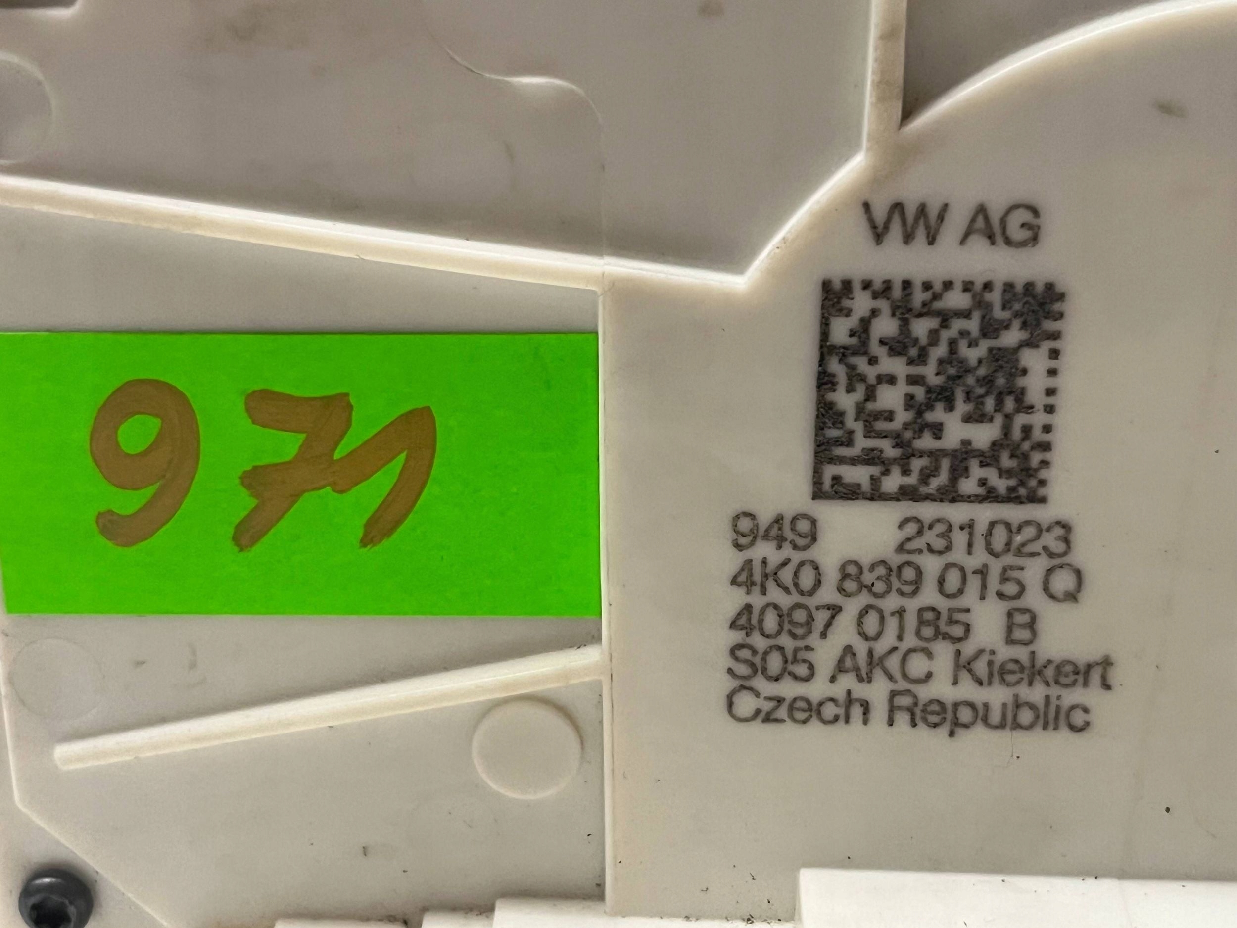 AUDI A6 A7 Q8 lock door left rear part 4K0839015Q @M
