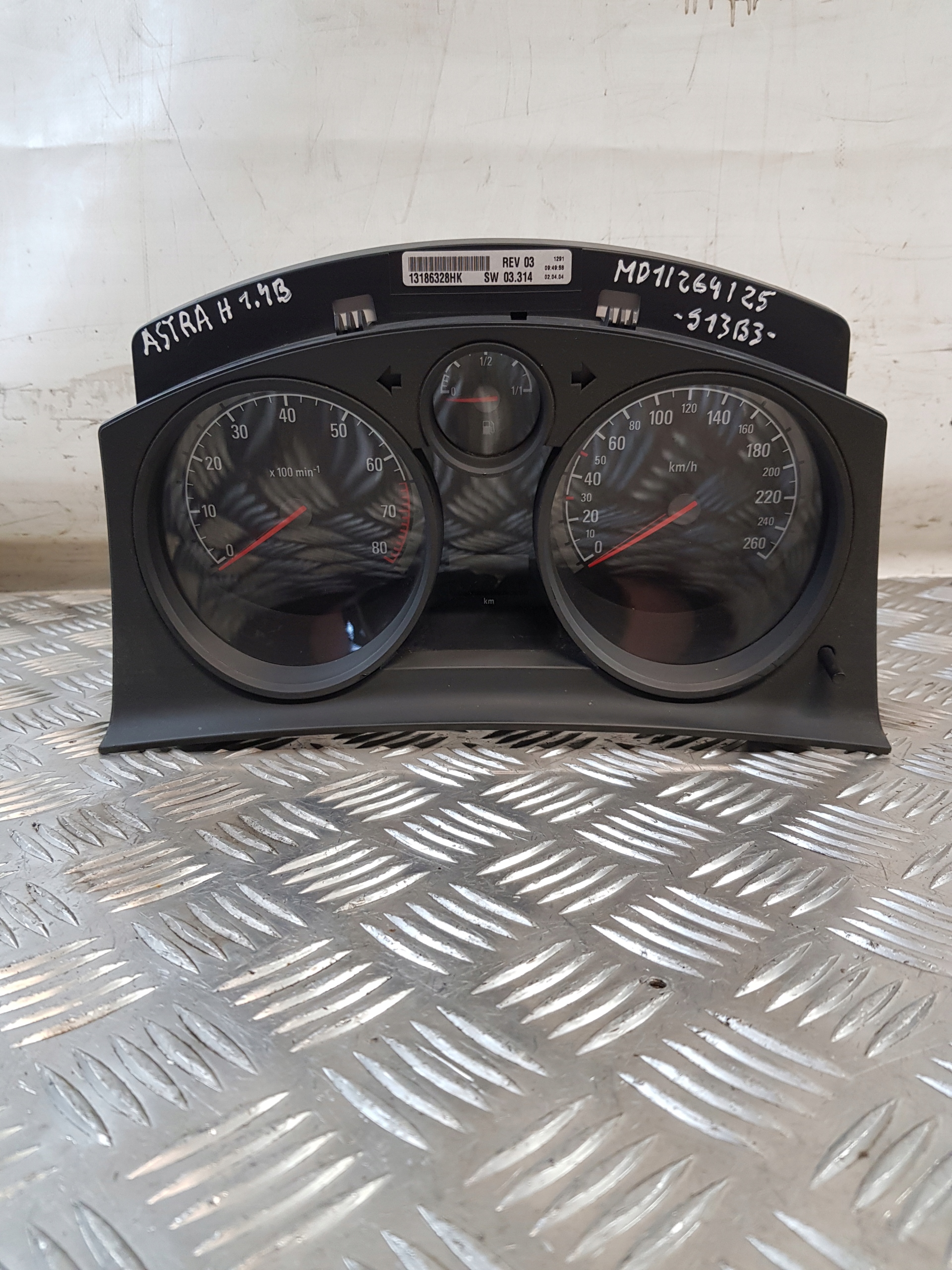 dials 13186328HK OPEL ASTRA H 1.4B 04R- EUROPA