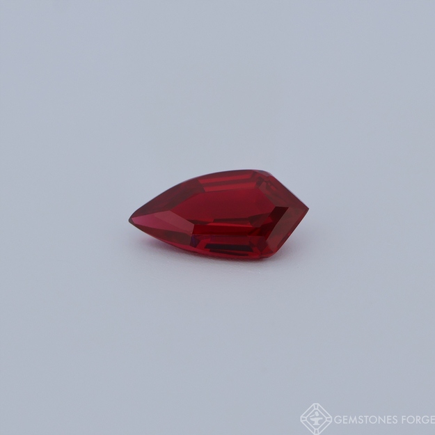 Rubín 10x5mm, shield laboratorně vyrobený