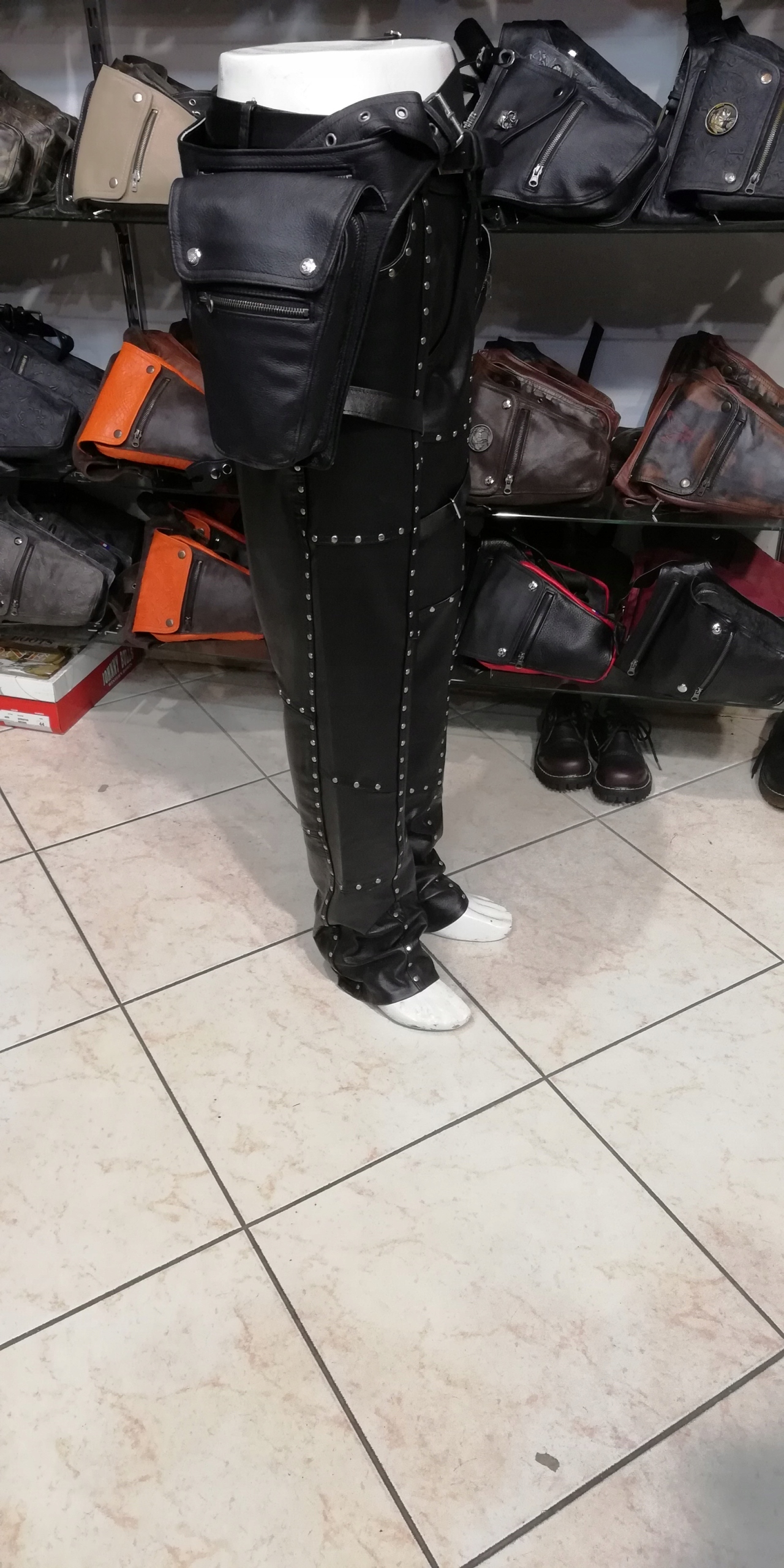 TORBA MOTOCYKLOWA NA NOGĘ PAS UDO Sakwa skórzana Rodzaj biodrowa