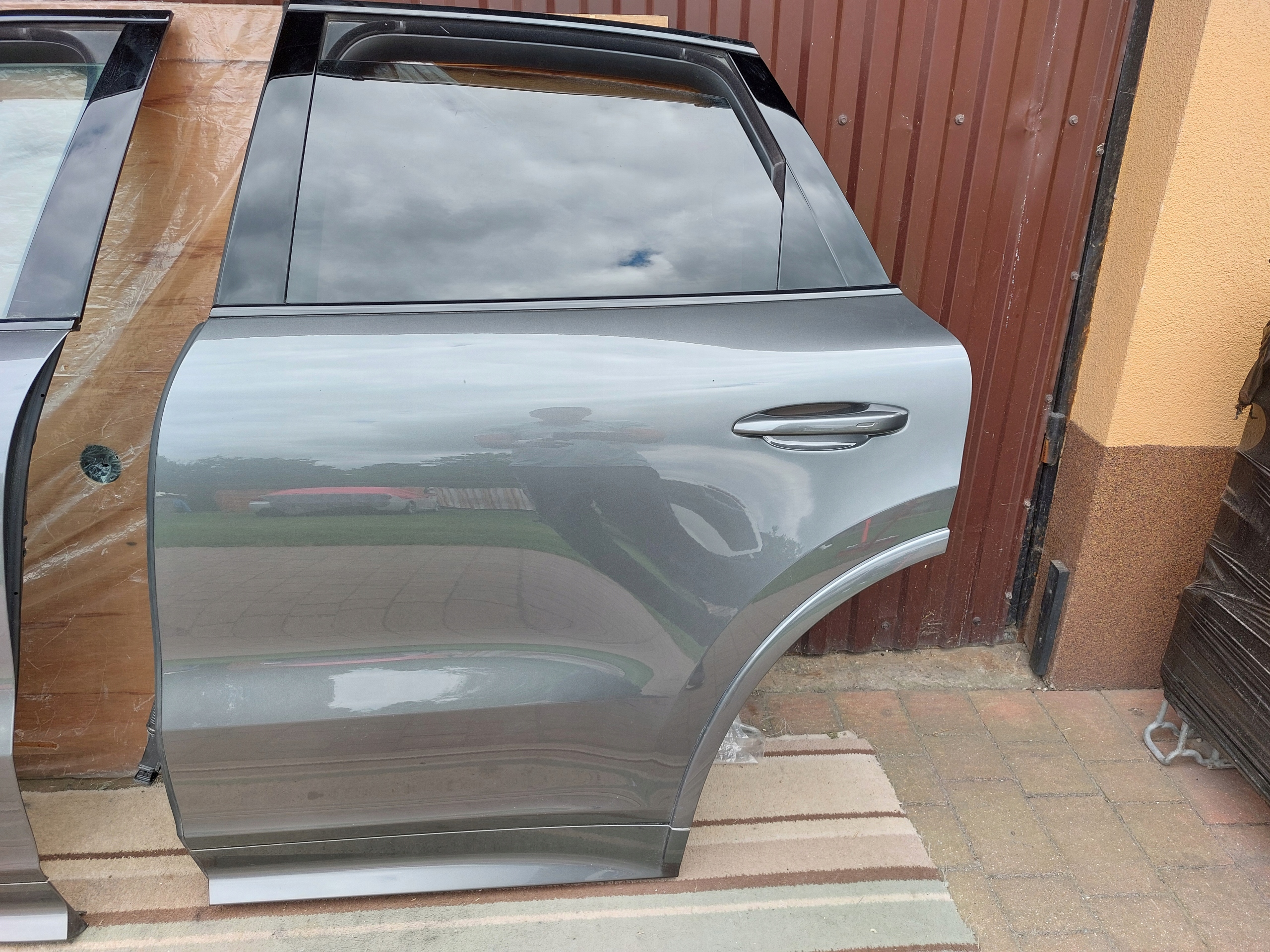 Tür links heck PORSCHE CAYENNE III 22r grau M7Q